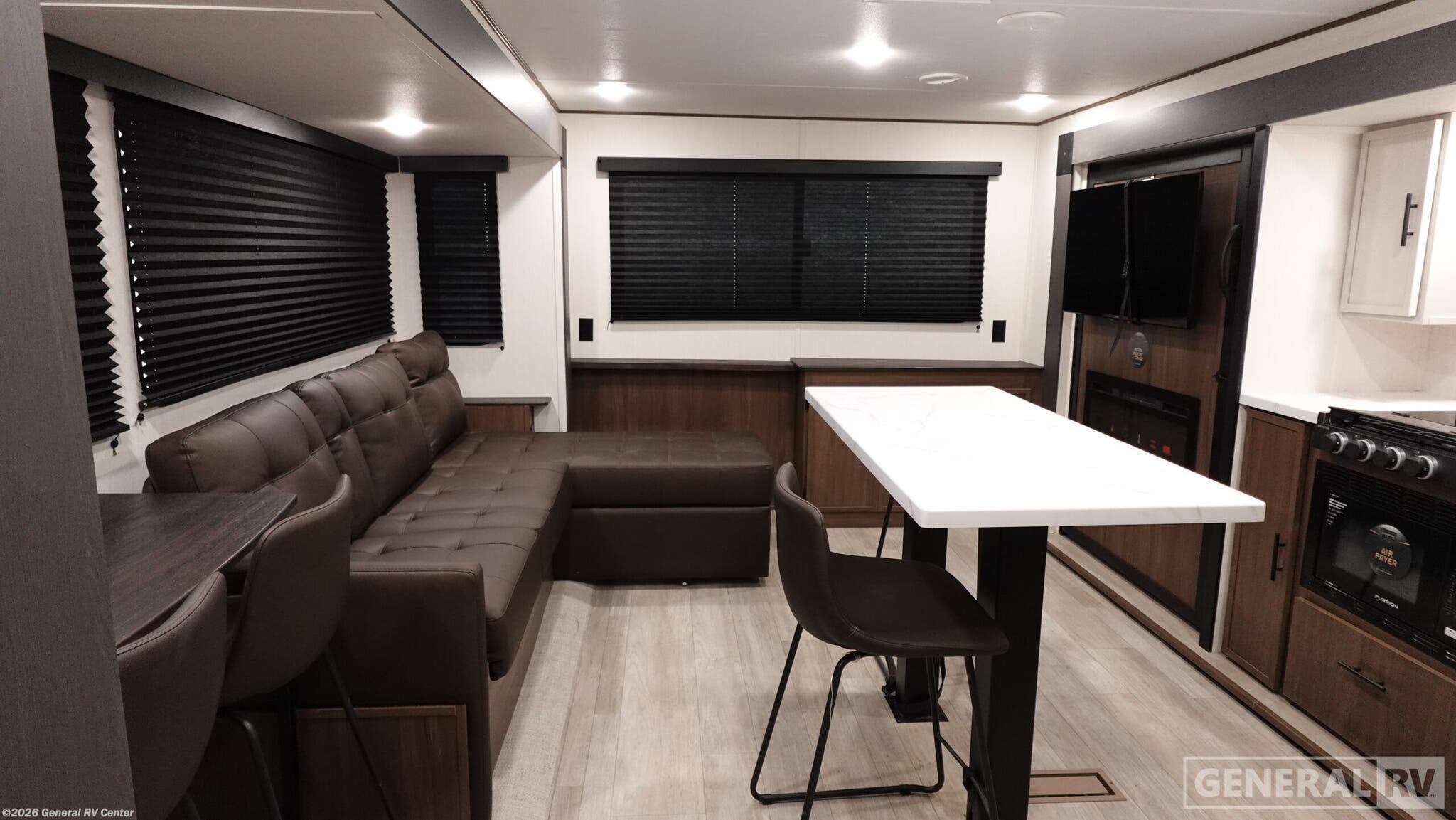 2026 Prime Time Avenger 27REI - New Travel Trailer For Sale by General RV Center in North Canton, Ohio