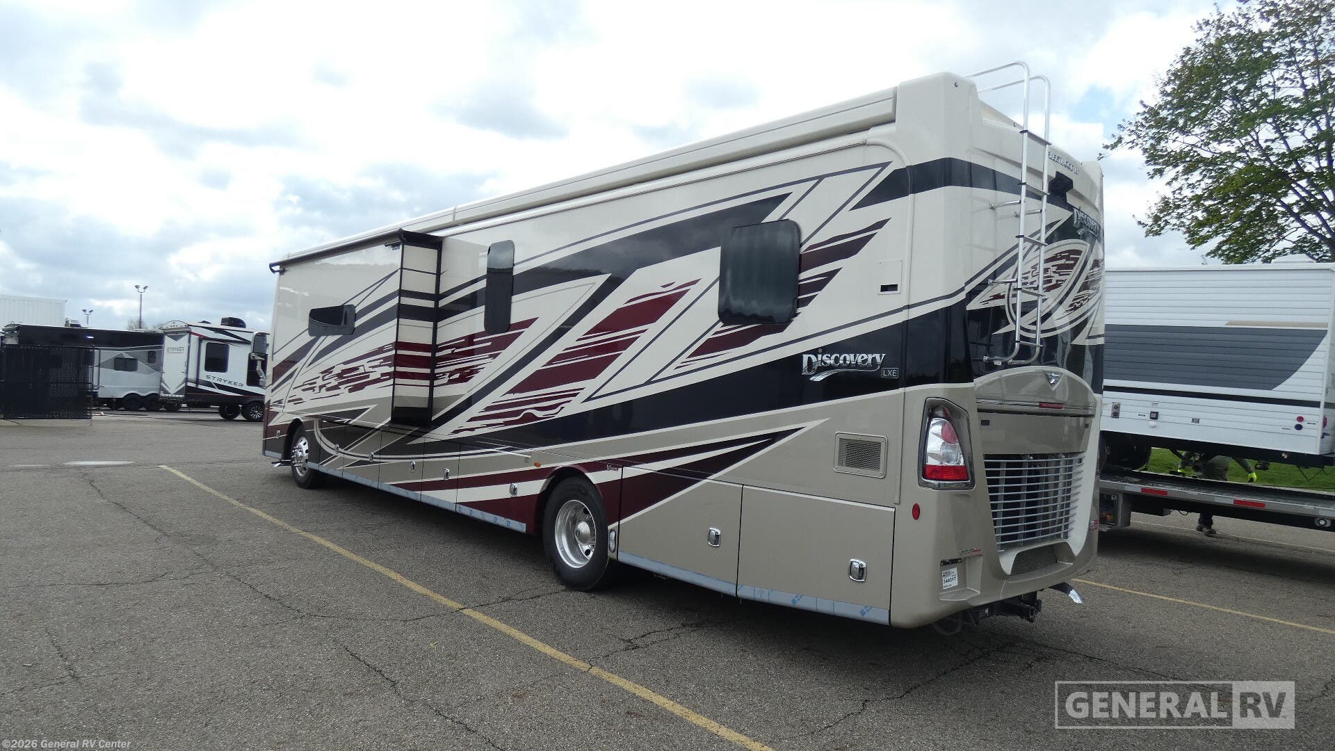 2026 Discovery LXE 40G by Fleetwood from General RV Center in North Canton, Ohio
