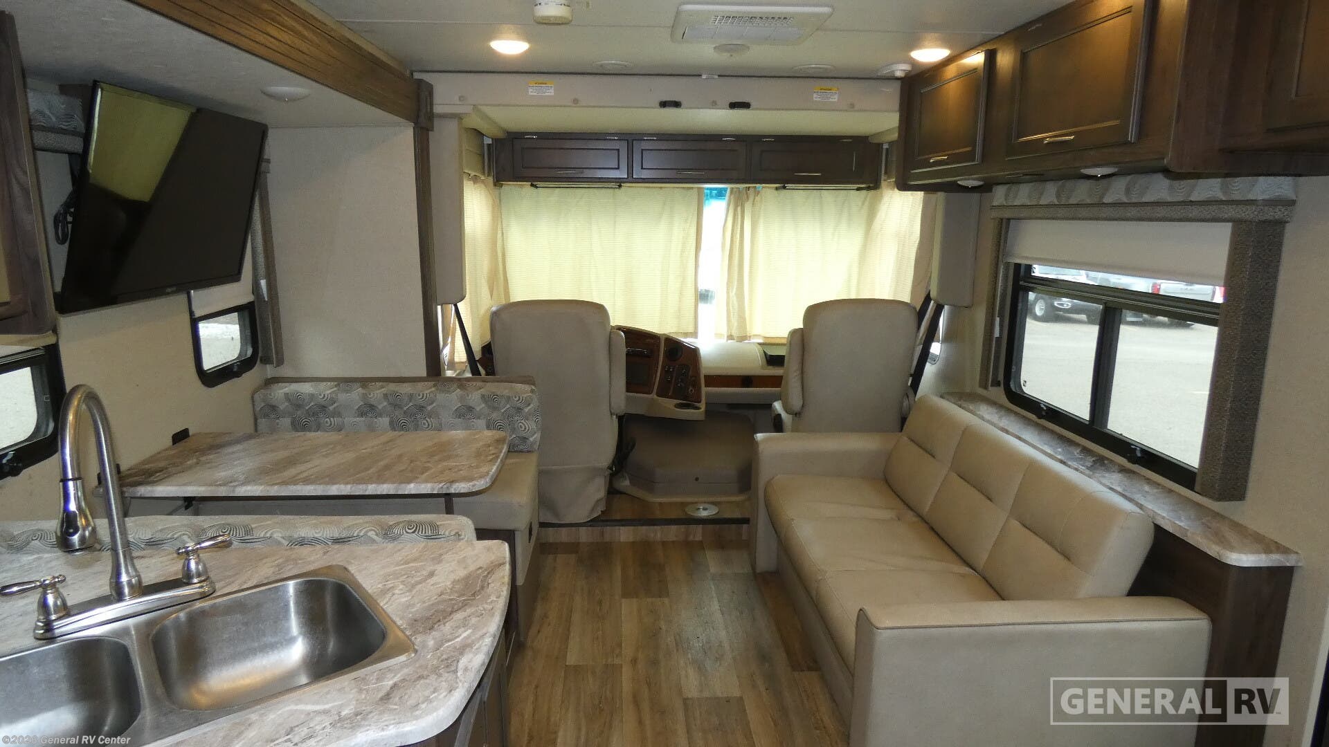 Used 2019 Coachmen Pursuit 31BH available in North Canton, Ohio