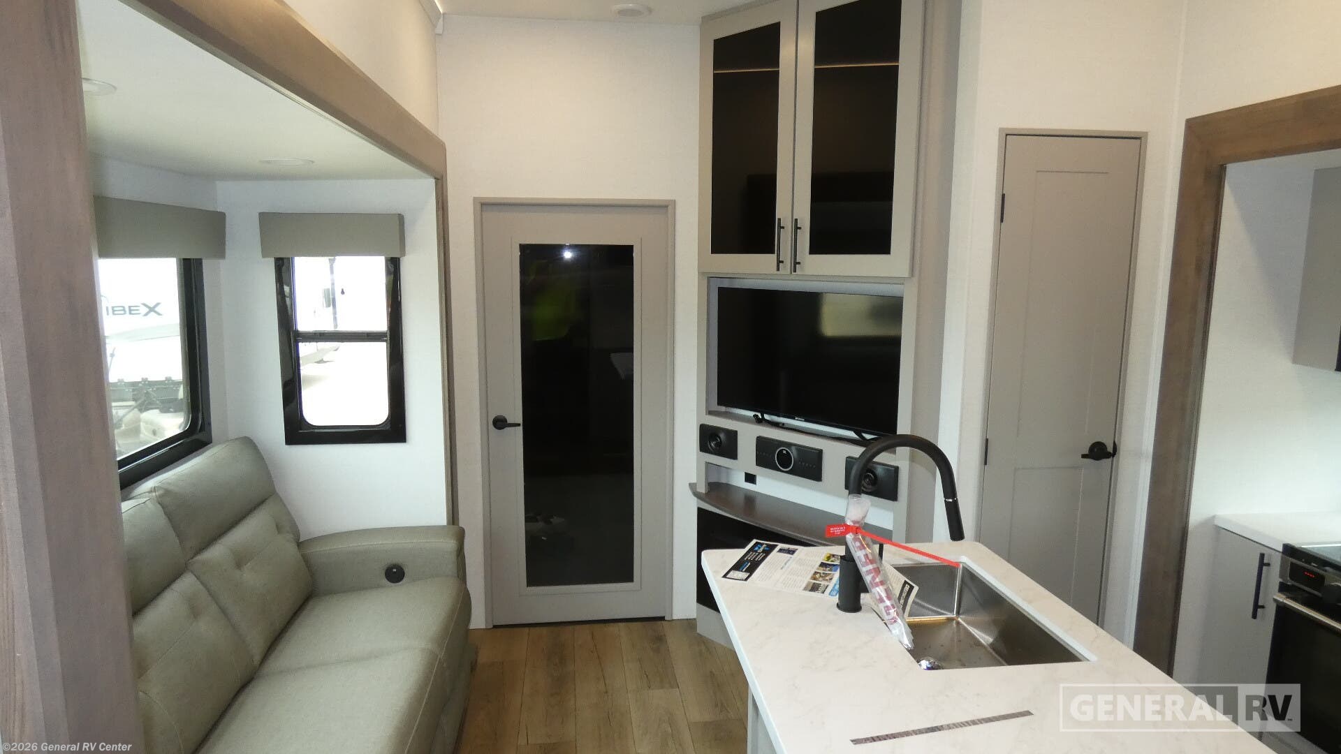 2026 Alliance RV Valor All-Access 32A10 - Used Fifth Wheel For Sale by General RV Center in North Canton, Ohio