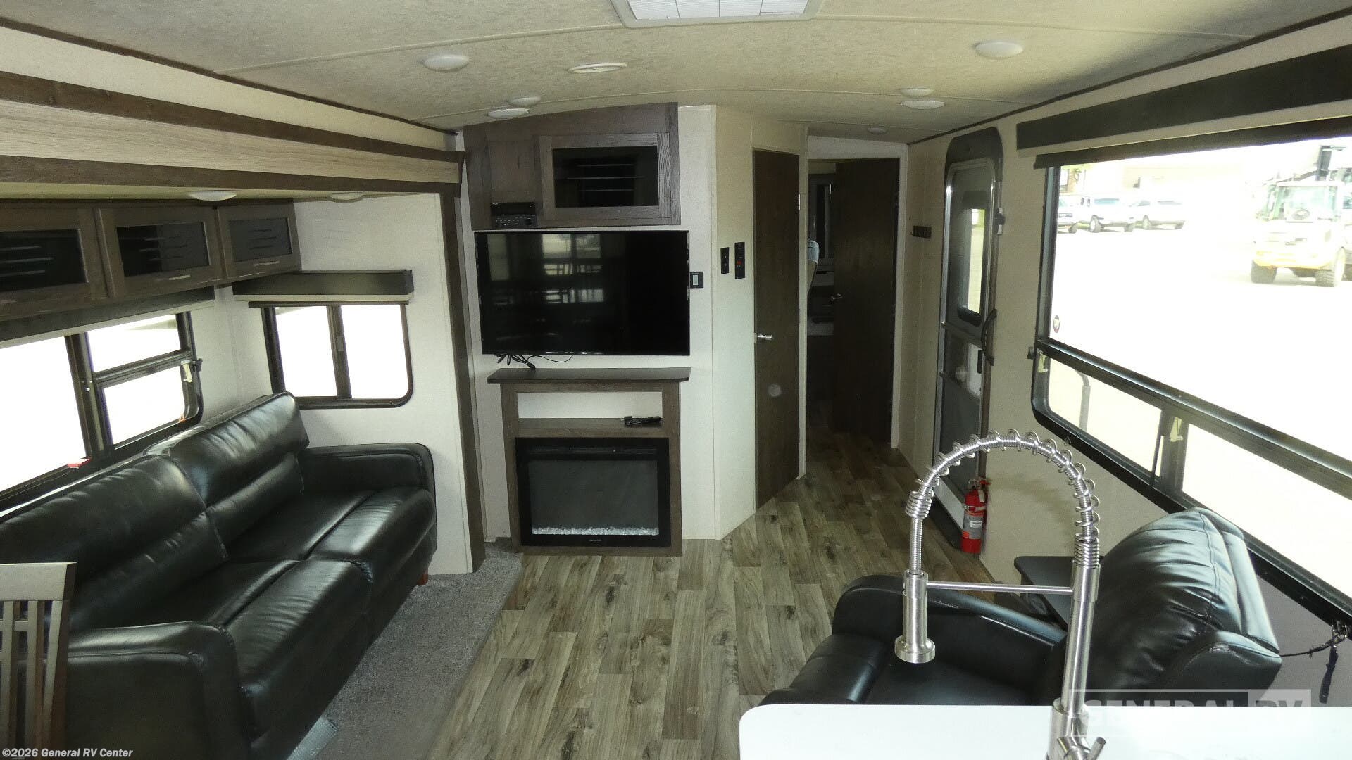 Used 2018 Forest River Salem Hemisphere 282RK available in North Canton, Ohio