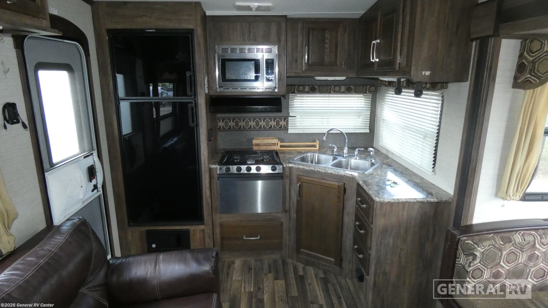 Used 2015 Keystone Cougar X Lite 25RKS available in North Canton, Ohio