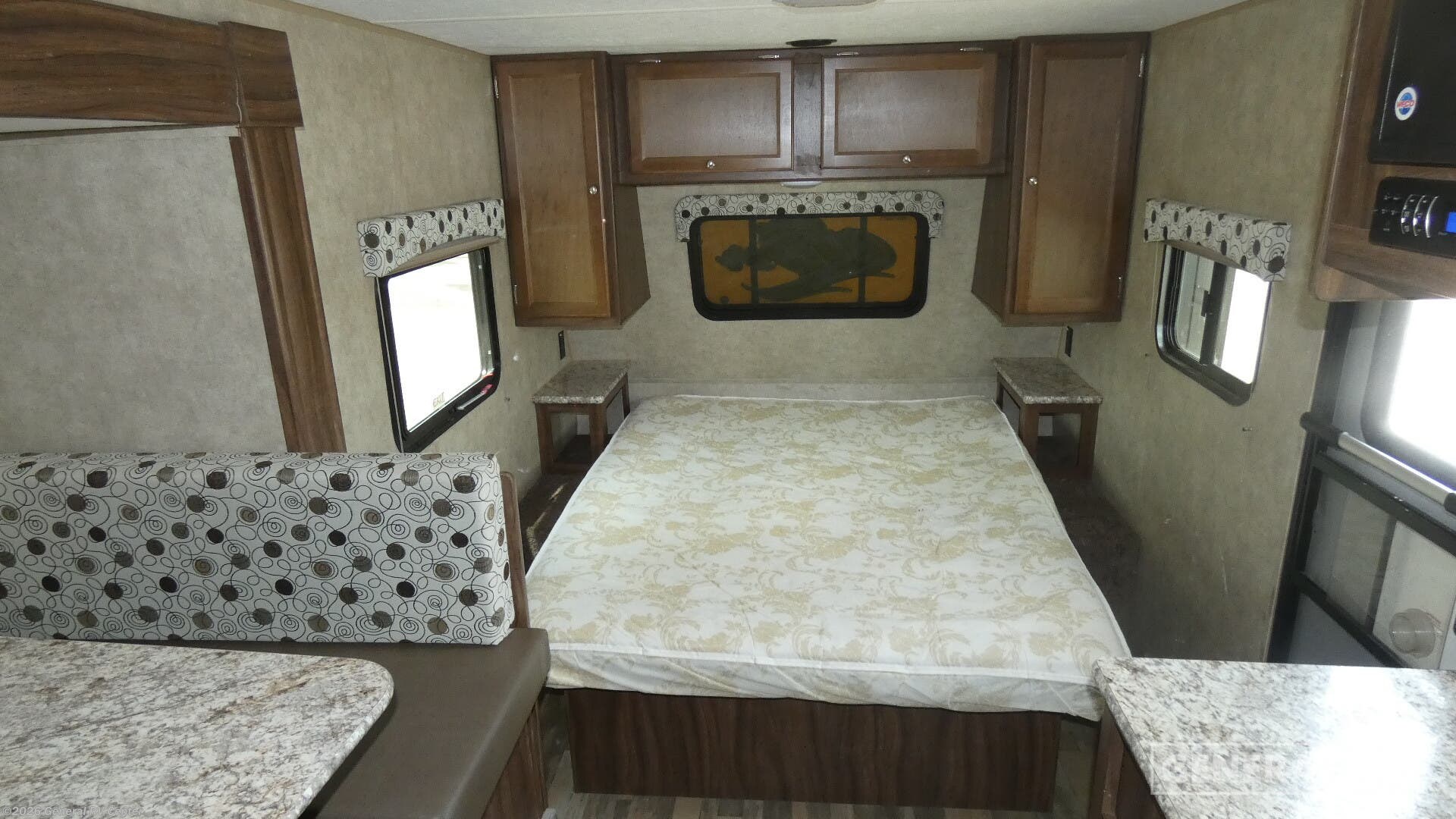 Used 2018 Coachmen Clipper Ultra-Lite 17FQS available in North Canton, Ohio