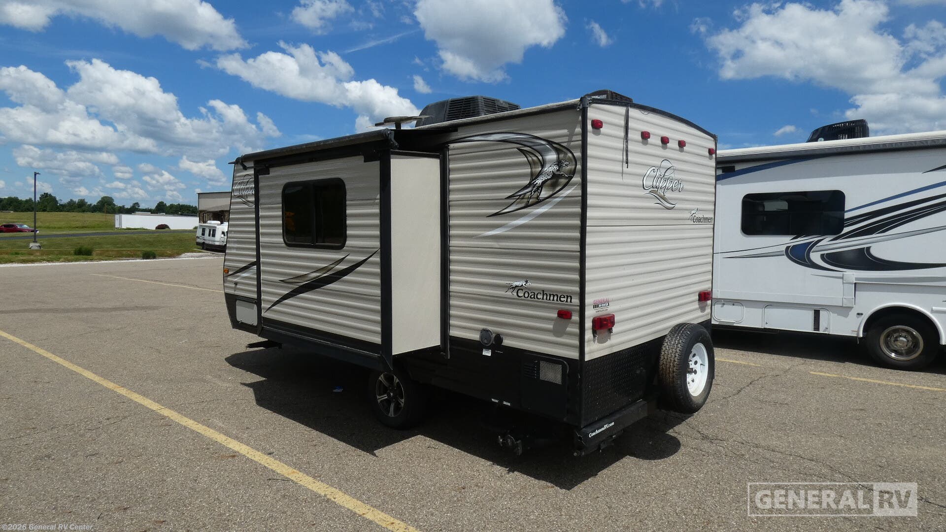 2018 Clipper Ultra-Lite 17FQS by Coachmen from General RV Center in North Canton, Ohio