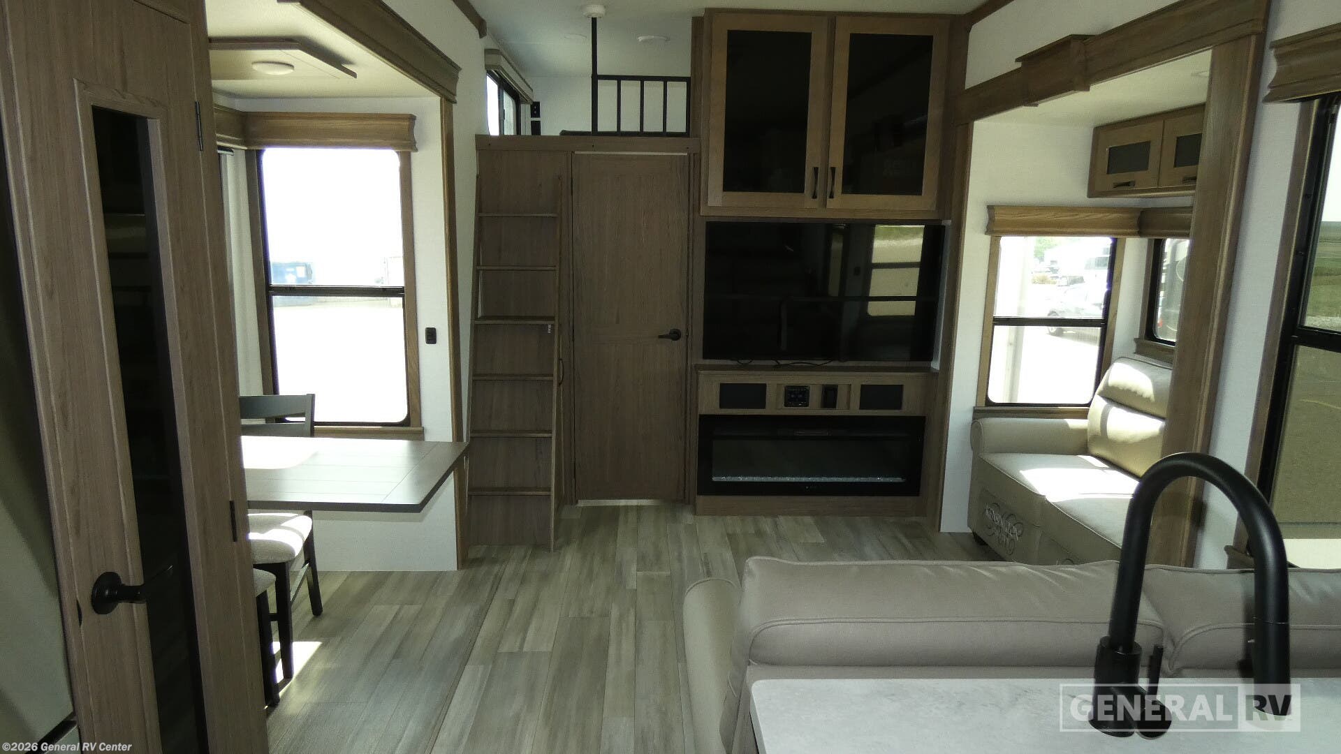 2024 Alliance RV Paradigm 395DS - Used Fifth Wheel For Sale by General RV Center in North Canton, Ohio