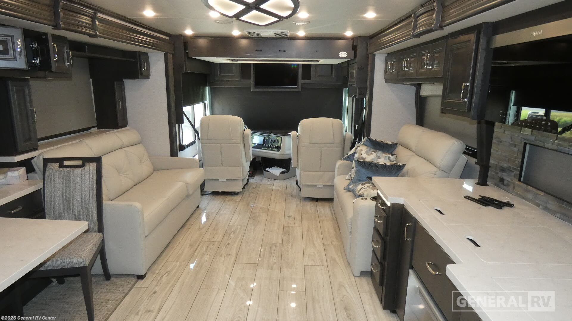 Used 2025 Holiday Rambler Endeavor 38W available in North Canton, Ohio