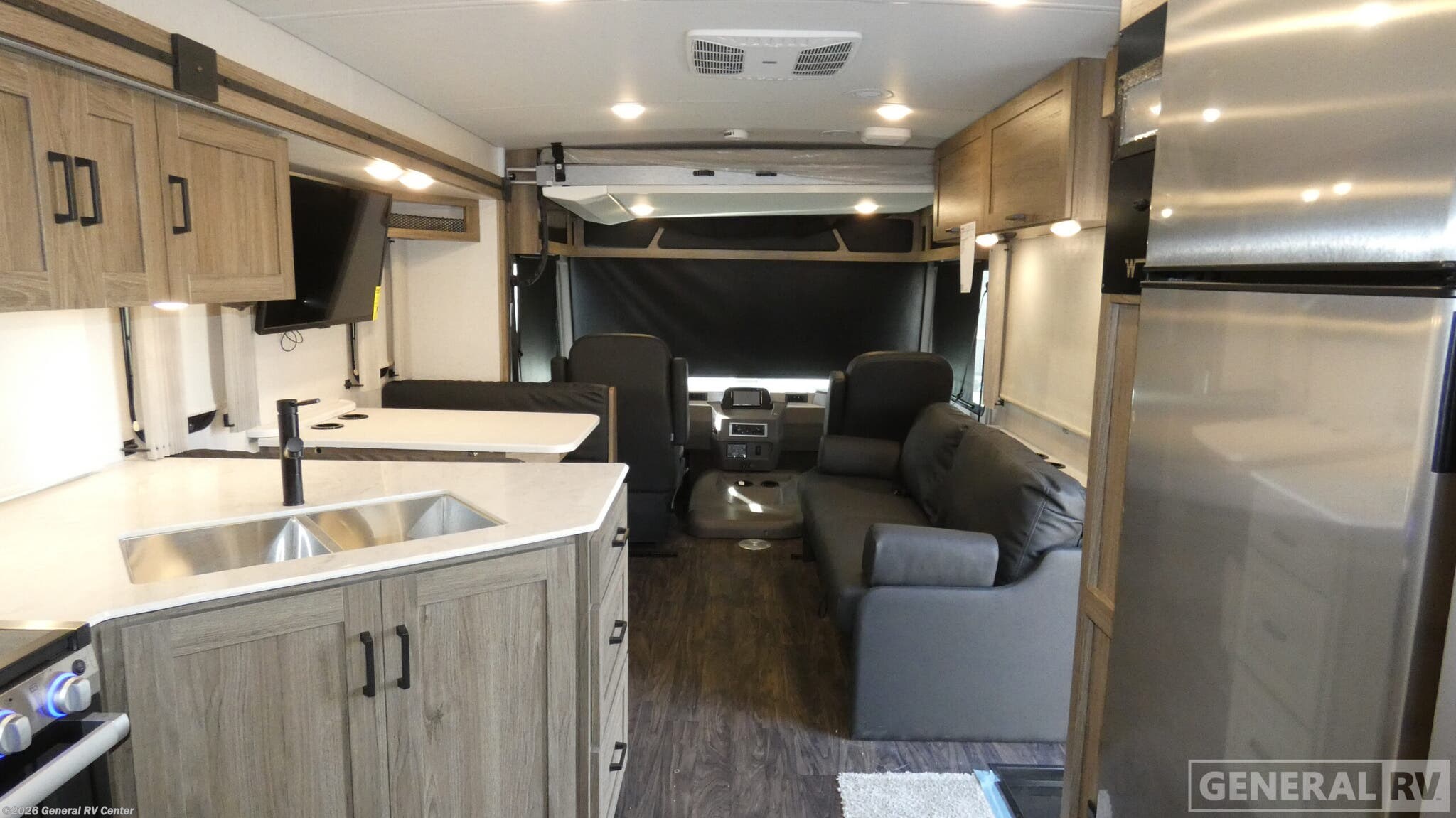 New 2025 Winnebago Vista 31B available in North Canton, Ohio