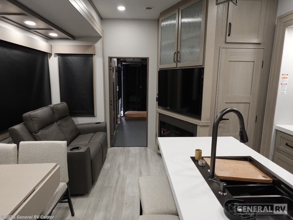 2025 Grand Design Momentum 397THS - New Fifth Wheel For Sale by General RV Center in Orange Park, Florida