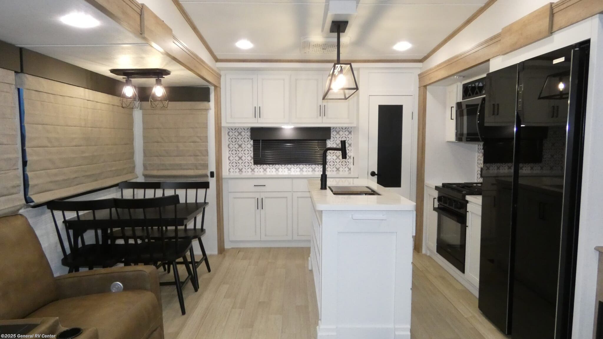 2024 Keystone Arcadia 3140RK - Used Fifth Wheel For Sale by General RV Center in Orange Park, Florida