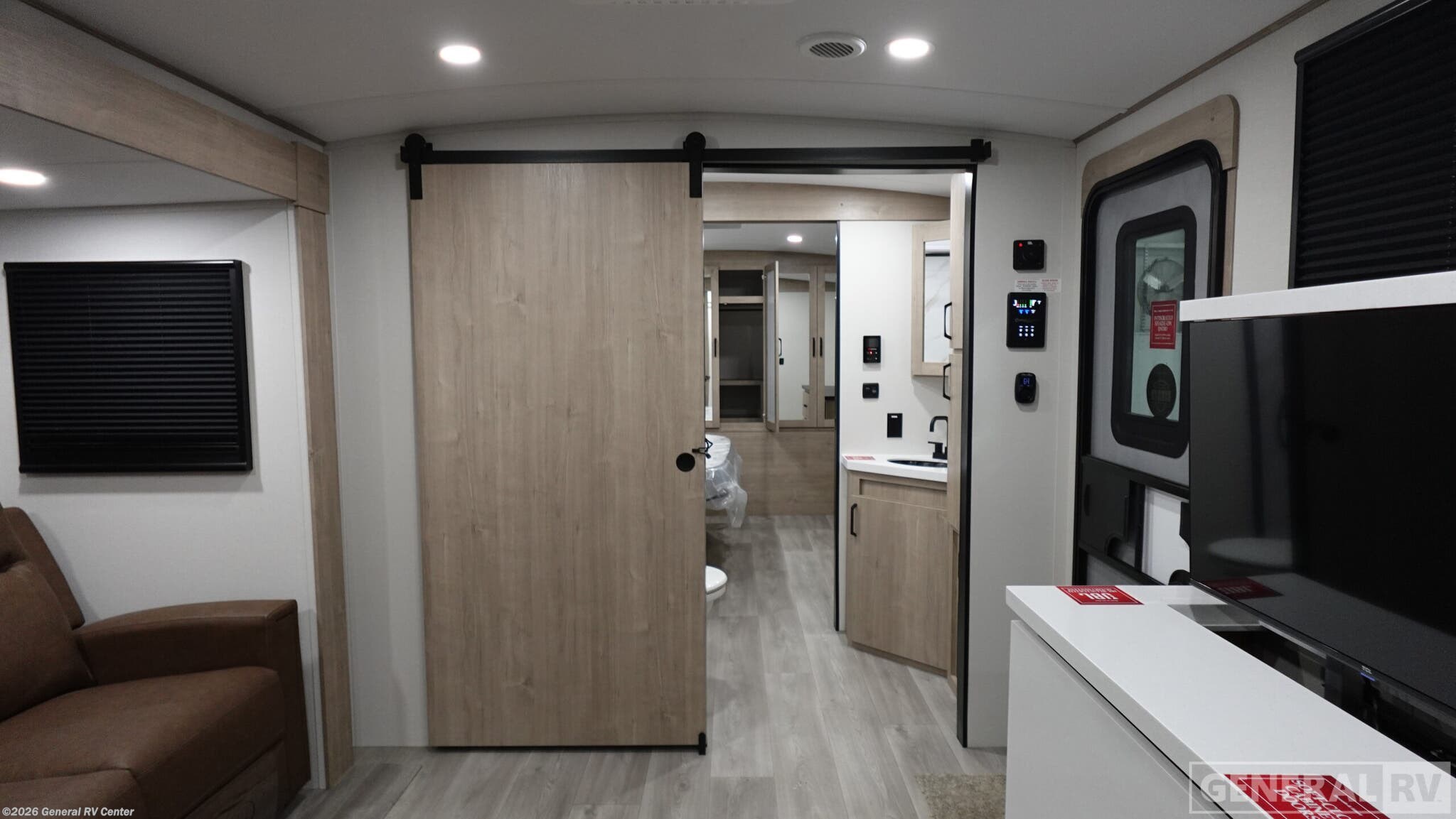 2026 Grand Design Imagine 2700BS - New Travel Trailer For Sale by General RV Center in Orange Park, Florida