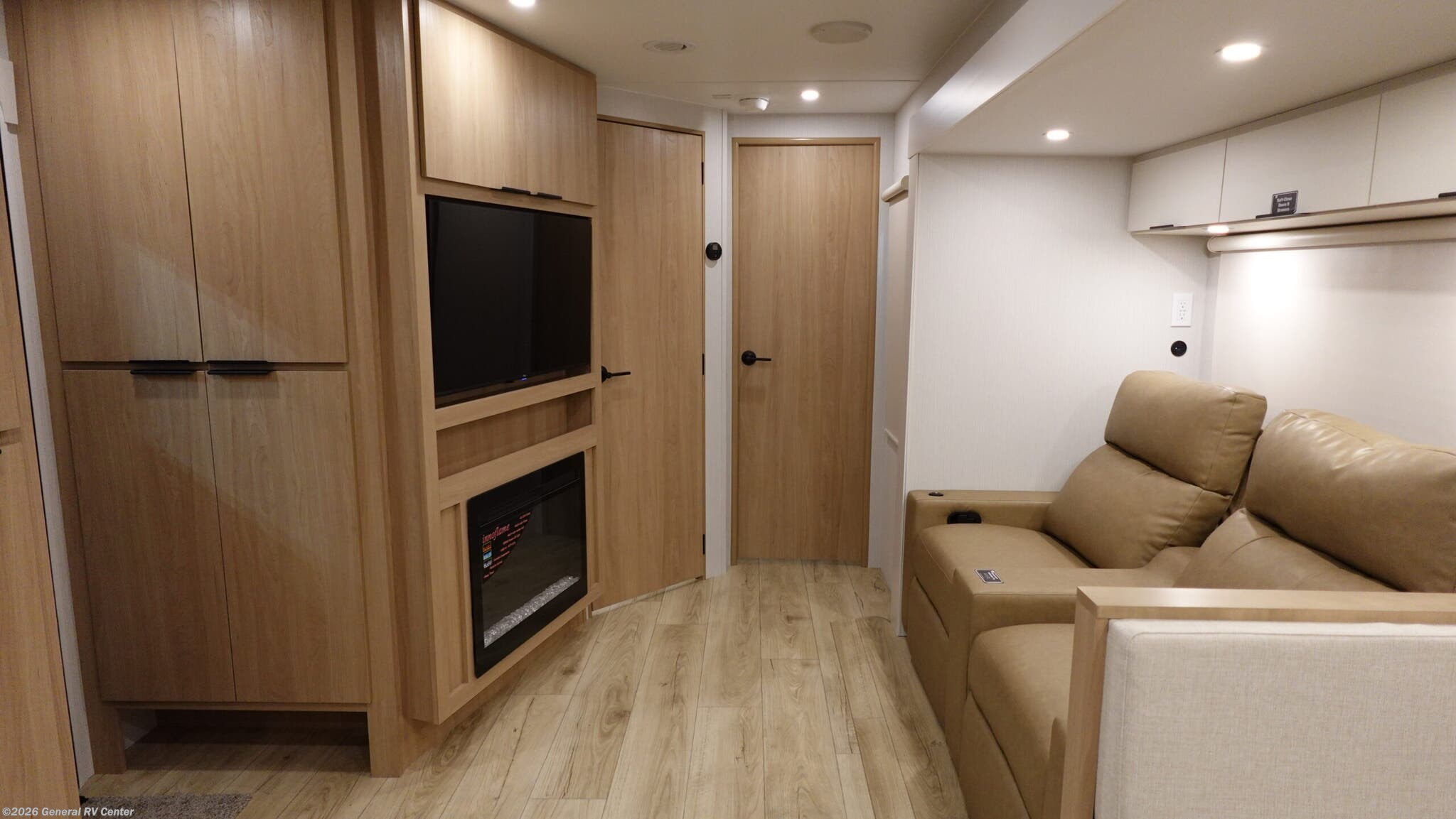 2026 Winnebago Thrive 26FKD - New Travel Trailer For Sale by General RV Center in Orange Park, Florida