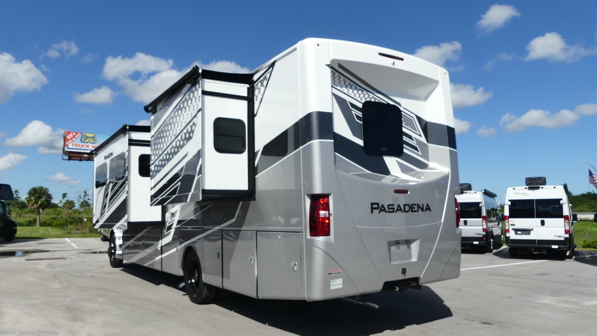 2026 Pasadena 38XL by Thor Motor Coach from General RV Center in Orange Park, Florida