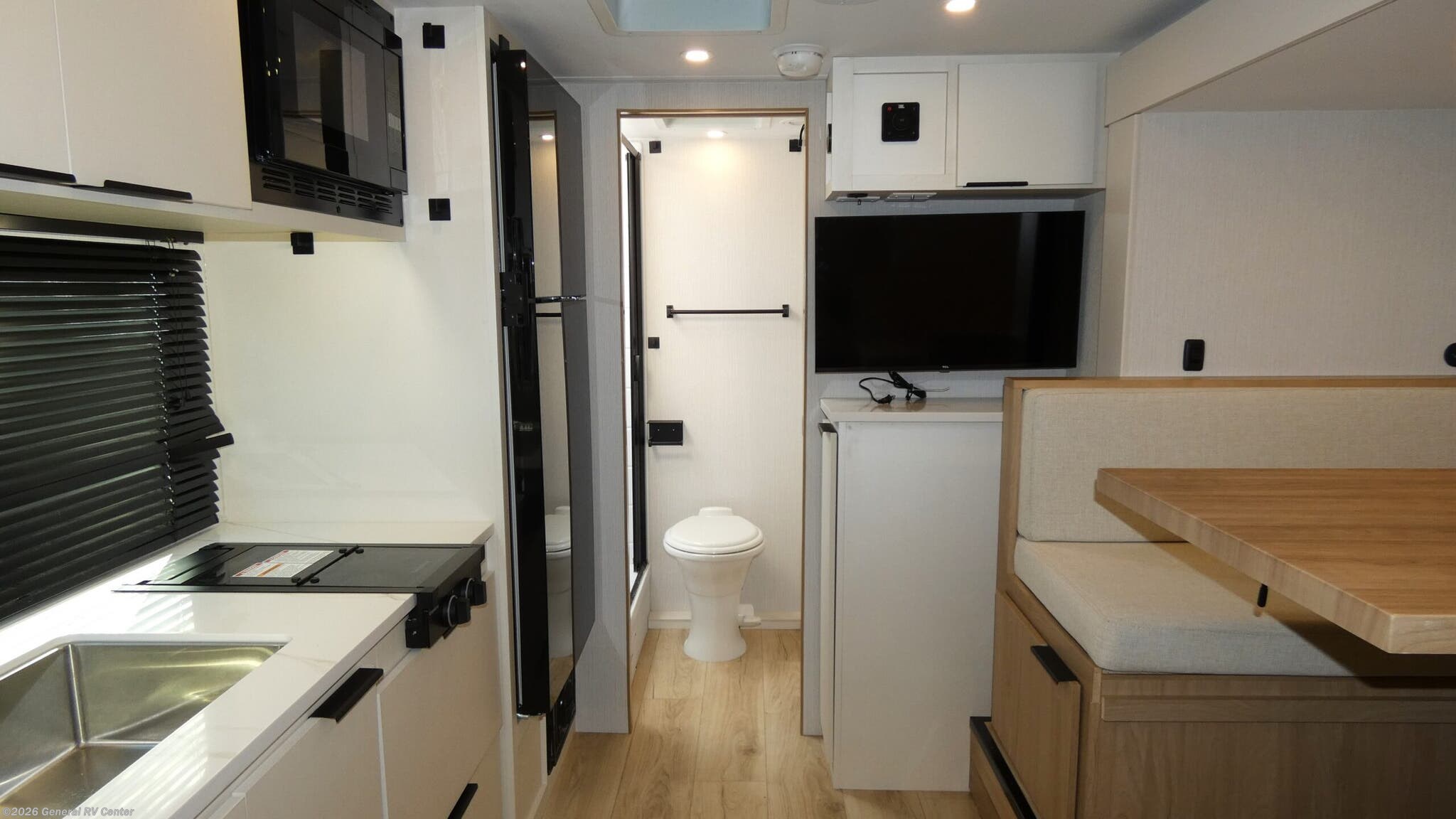 2025 Winnebago Micro Minnie 2108FBS - Used Travel Trailer For Sale by General RV Center in Orange Park, Florida