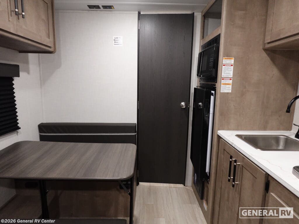 2026 Keystone Springdale 1700FQ - New Travel Trailer For Sale by General RV Center in Orange Park, Florida