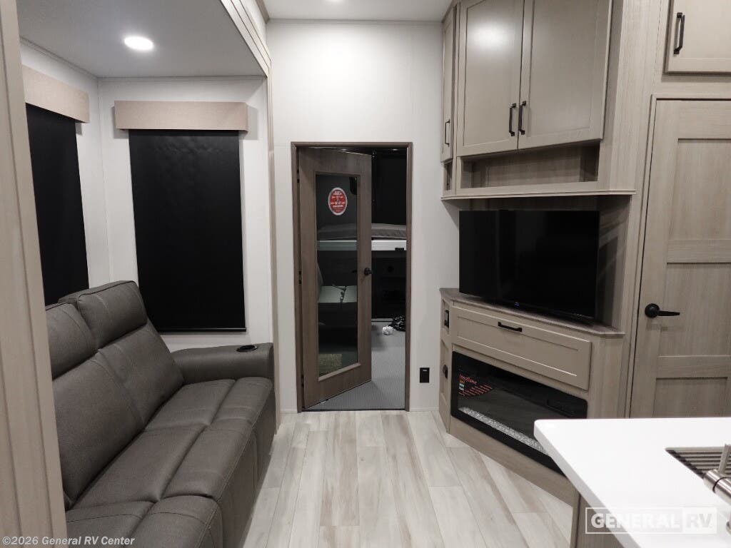 2026 Grand Design Momentum 320G - New Fifth Wheel For Sale by General RV Center in Orange Park, Florida