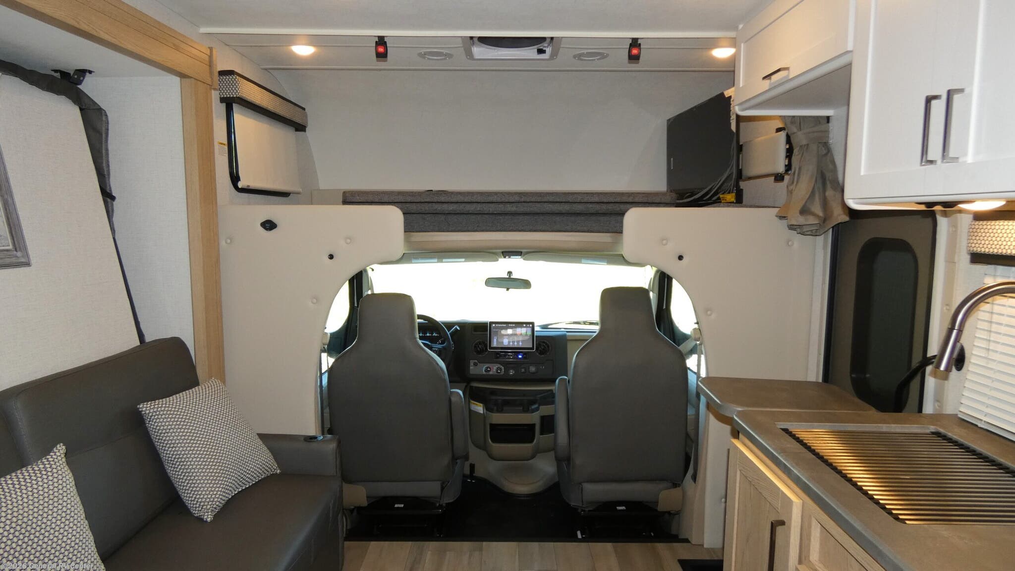 New 2026 Thor Motor Coach Outlaw 29T available in Orange Park, Florida