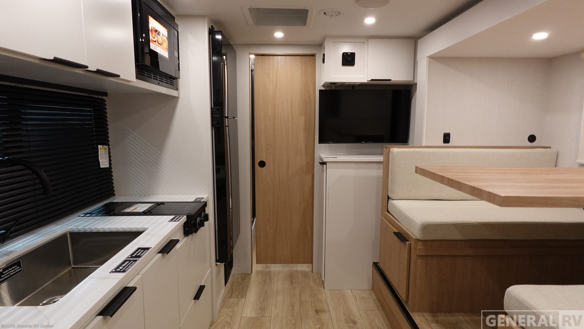 2026 Winnebago Micro Minnie 2108DS - New Travel Trailer For Sale by General RV Center in Orange Park, Florida