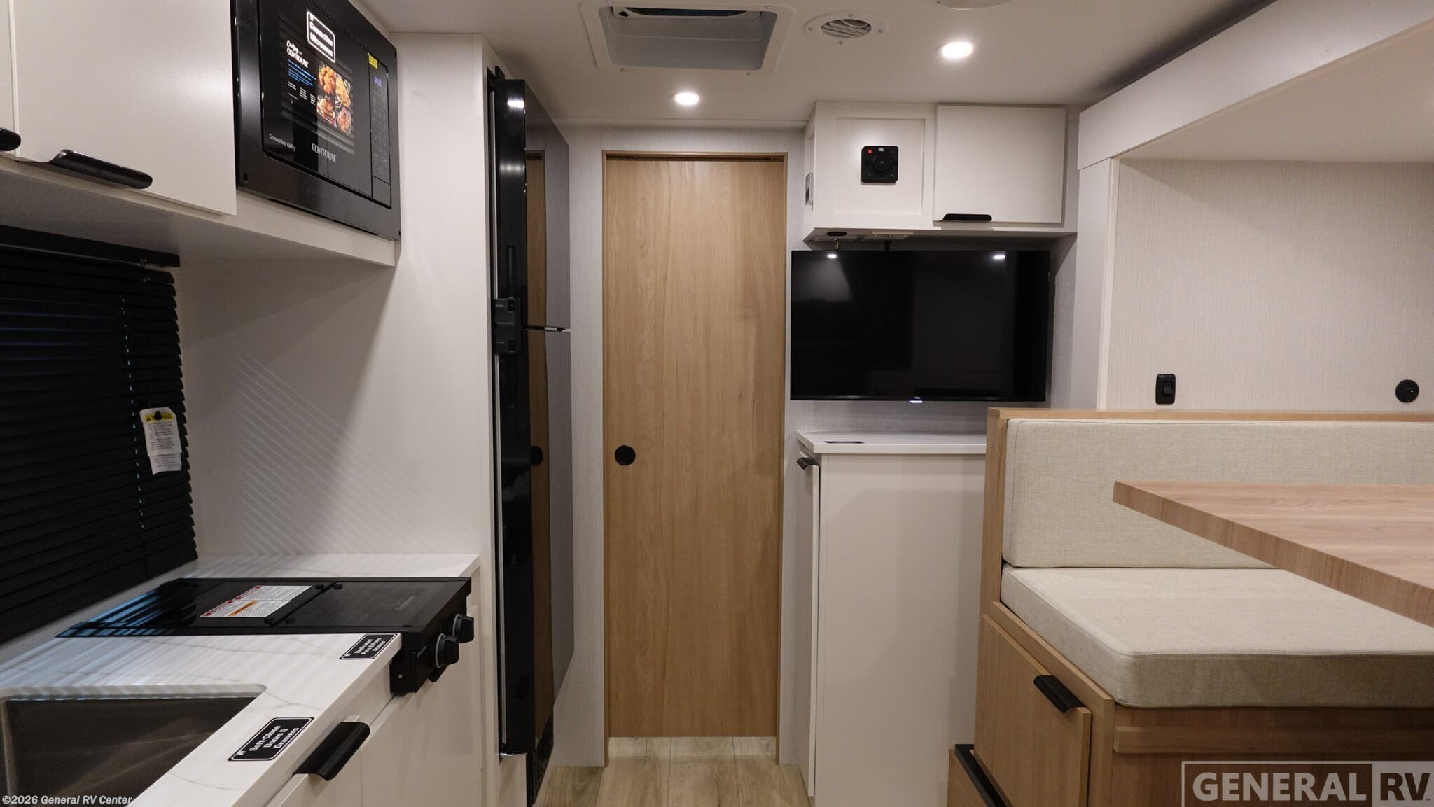 2026 Winnebago Micro Minnie 2108TB - New Travel Trailer For Sale by General RV Center in Orange Park, Florida