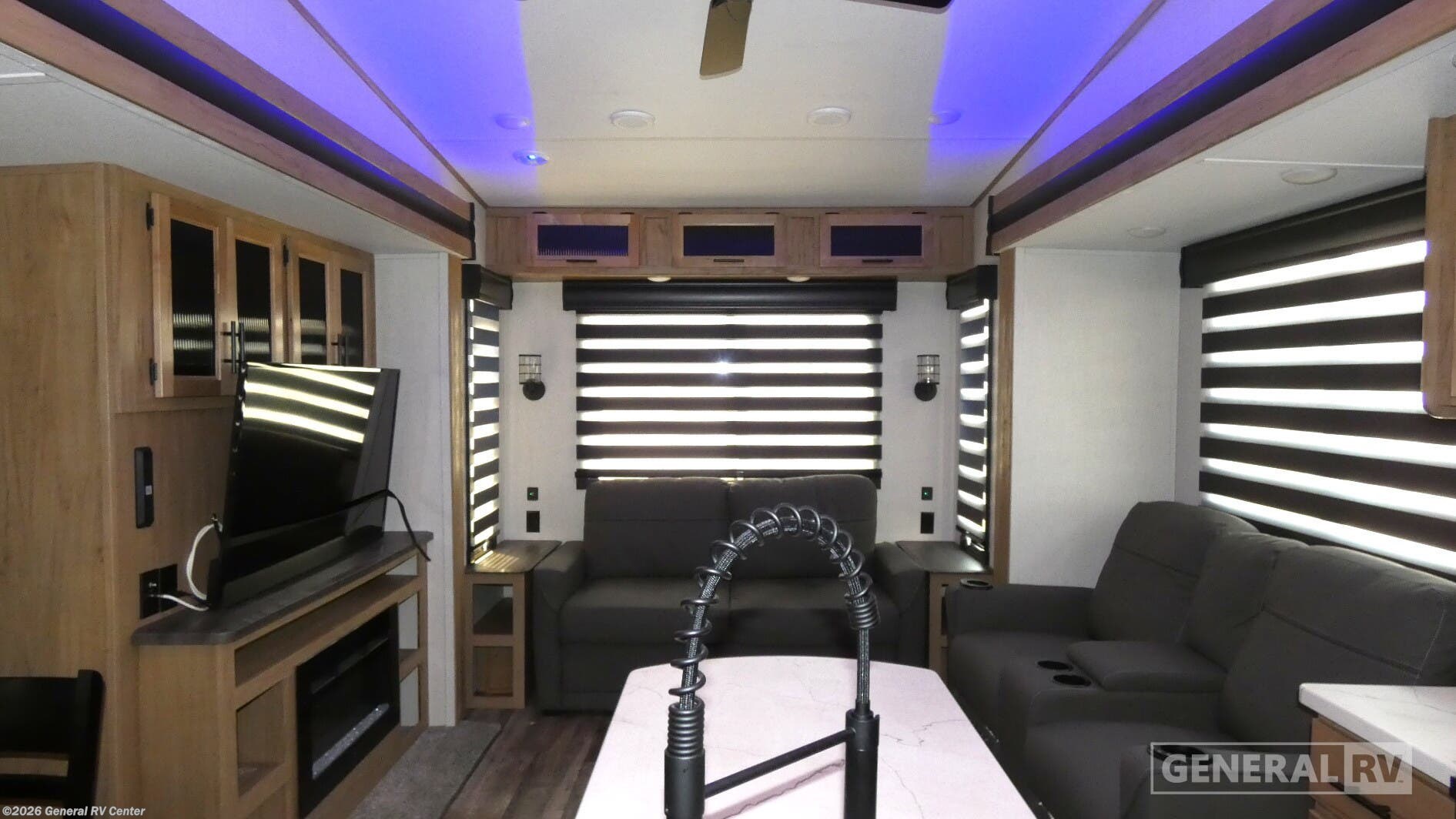 2023 Forest River Cherokee Arctic Wolf Suite 3550 - Used Fifth Wheel For Sale by General RV Center in Orange Park, Florida