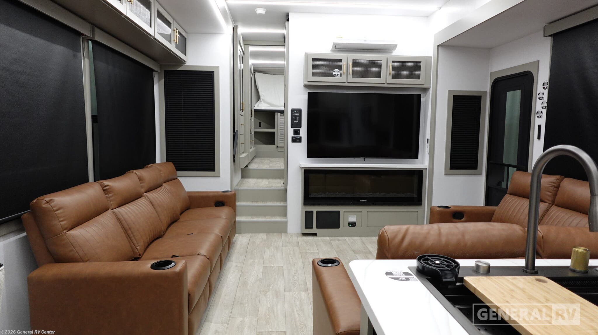 New 2027 Axiom Imperium I2900 available in Orange Park, Florida
