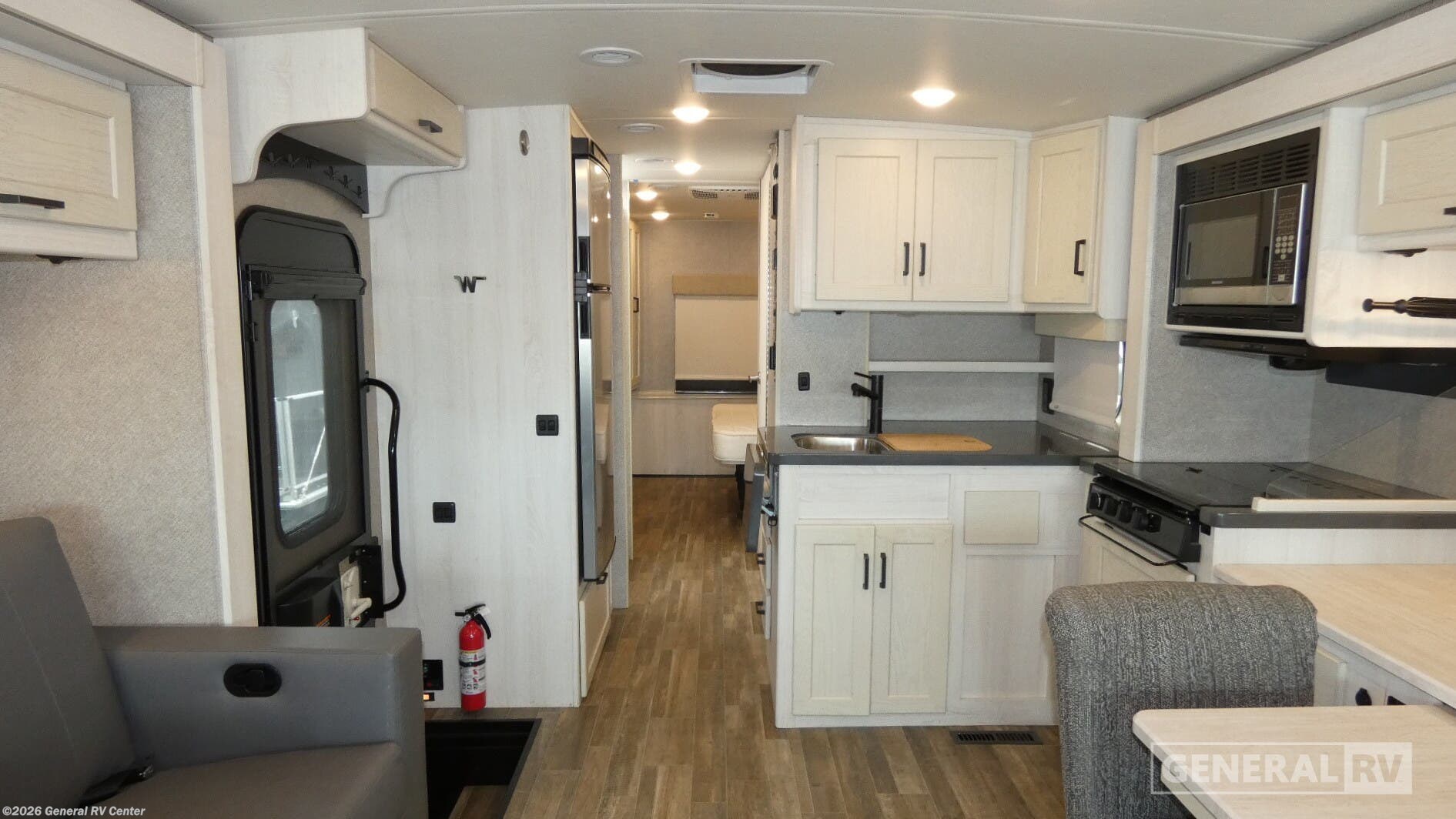 2022 Winnebago Adventurer 30T - Used Class A For Sale by General RV Center in Orange Park, Florida