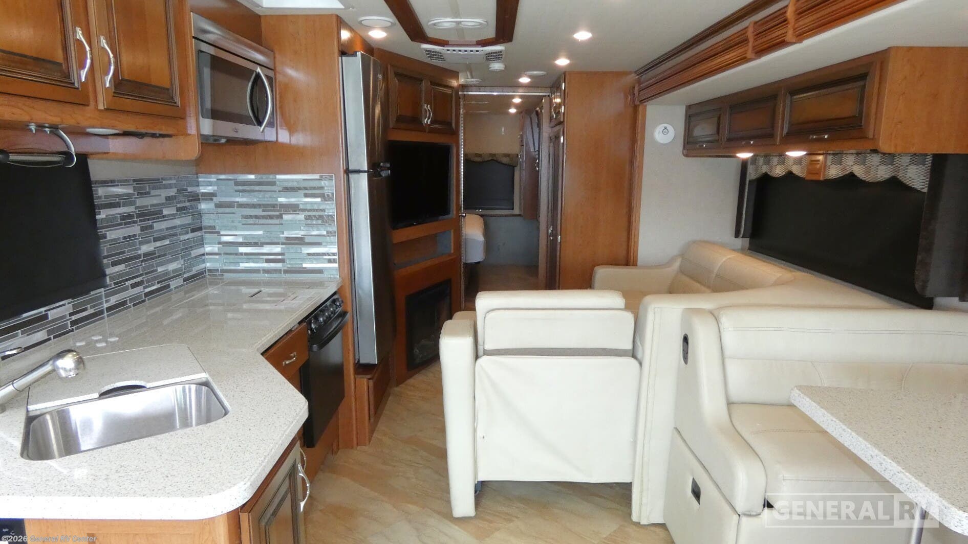 2017 Holiday Rambler Vacationer XE 32A - Used Class A For Sale by General RV Center in Orange Park, Florida