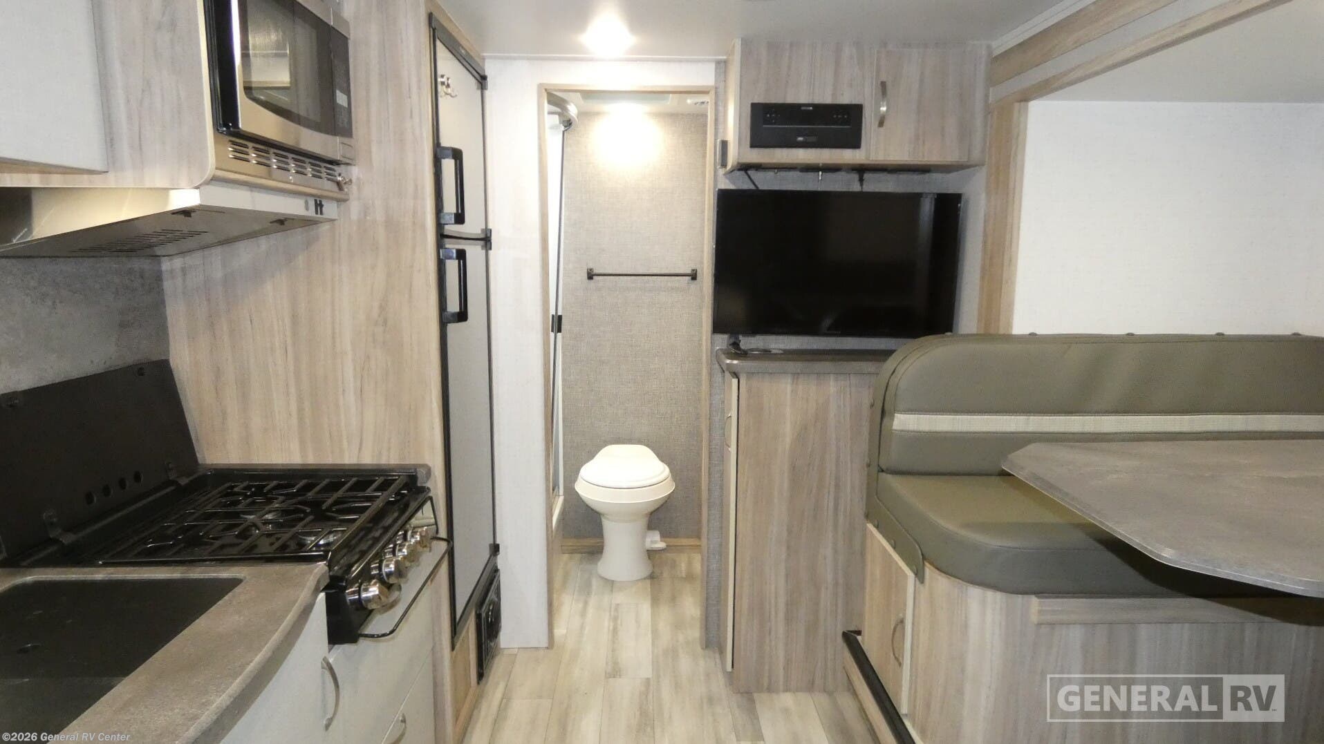 2022 Winnebago Micro Minnie 2108FBS - Used Travel Trailer For Sale by General RV Center in Orange Park, Florida