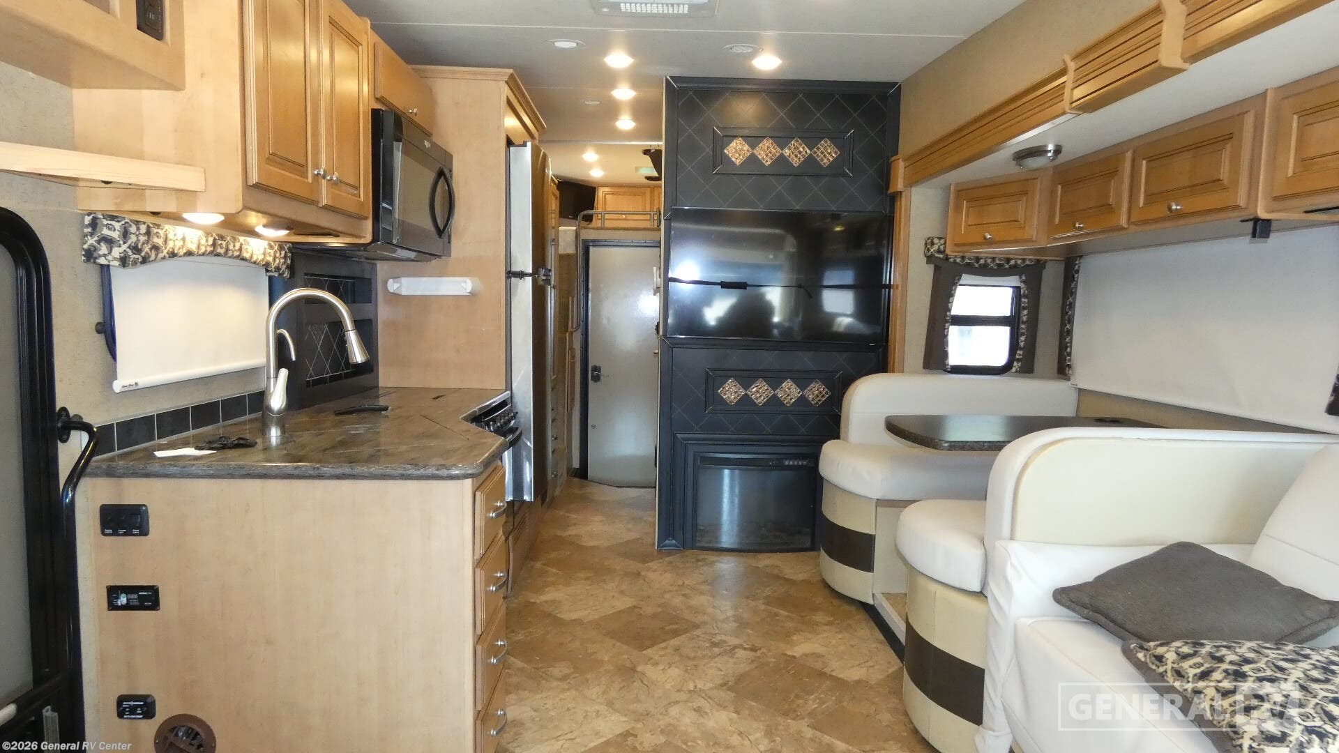 2016 Thor Motor Coach Outlaw 37LS - Used Class A For Sale by General RV Center in Orange Park, Florida