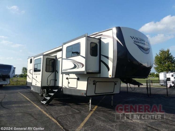 Used 2021 Forest River Wildwood Heritage Glen 378FL available in Huntley, Illinois