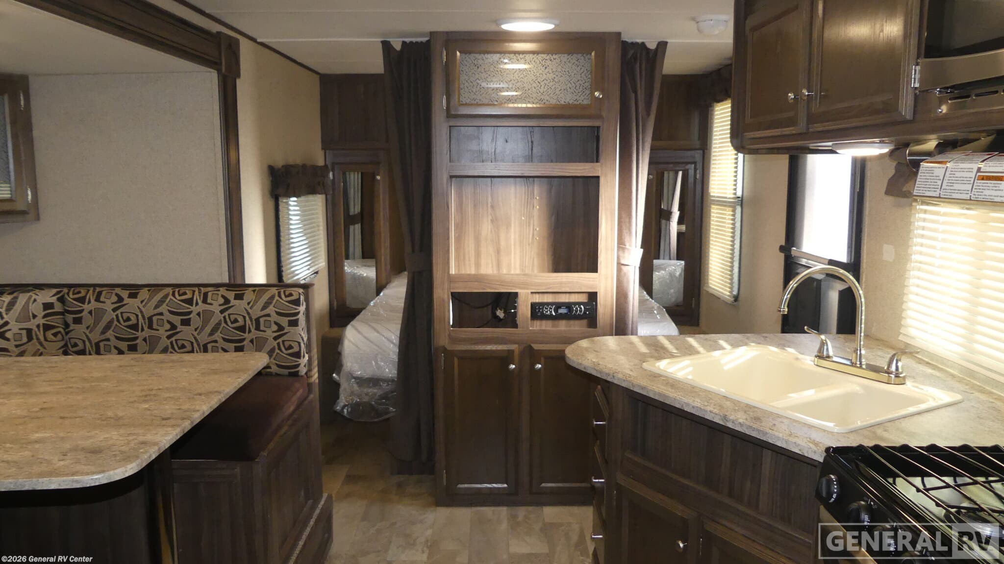 Used 2017 Coachmen Apex ULTRA LITE 24LE available in Huntley, Illinois
