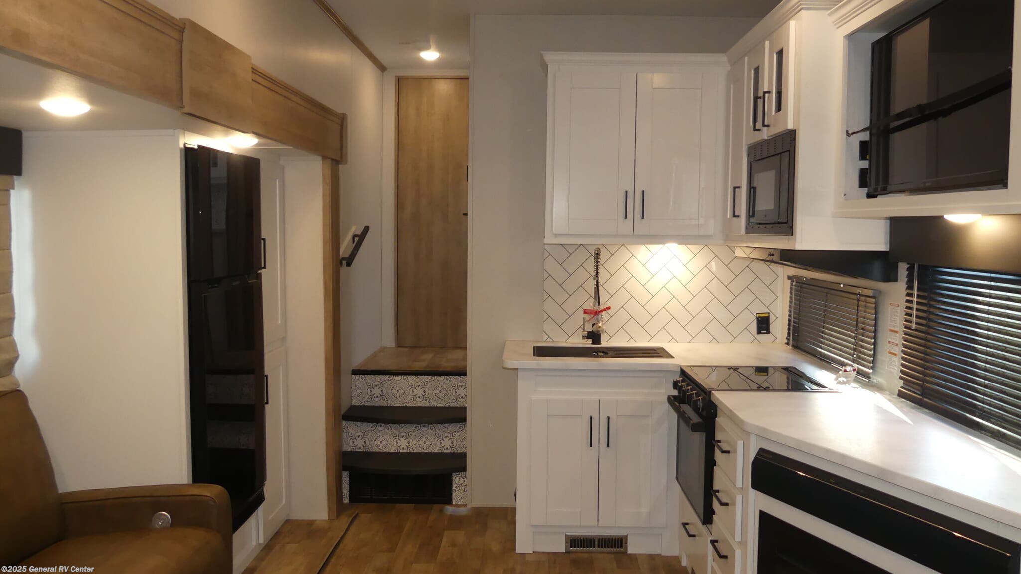 Used 2023 Keystone Arcadia Super Lite 293SLRD available in Huntley, Illinois