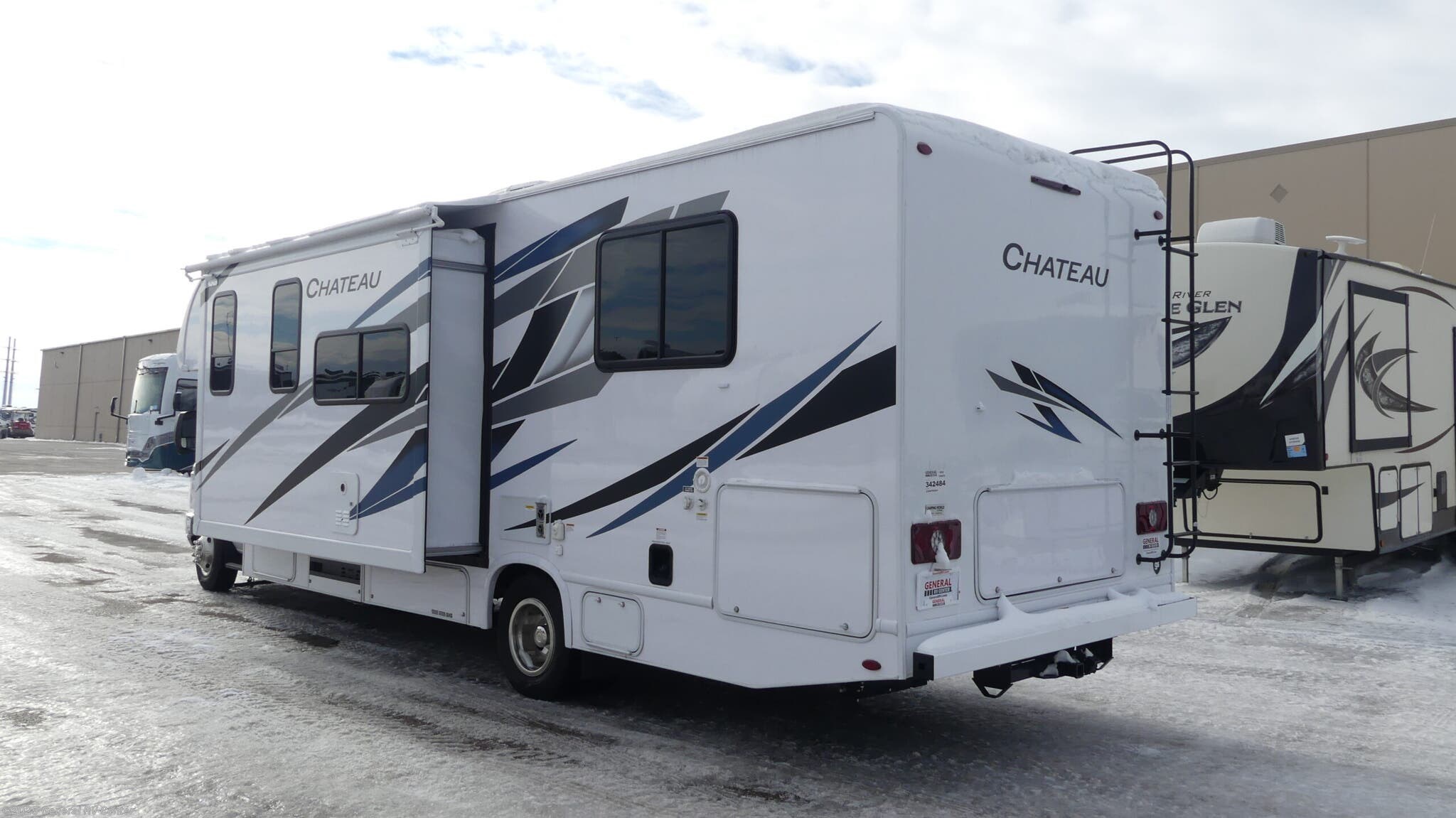 2024 Chateau 28Z by Thor Motor Coach from General RV Center in Huntley, Illinois