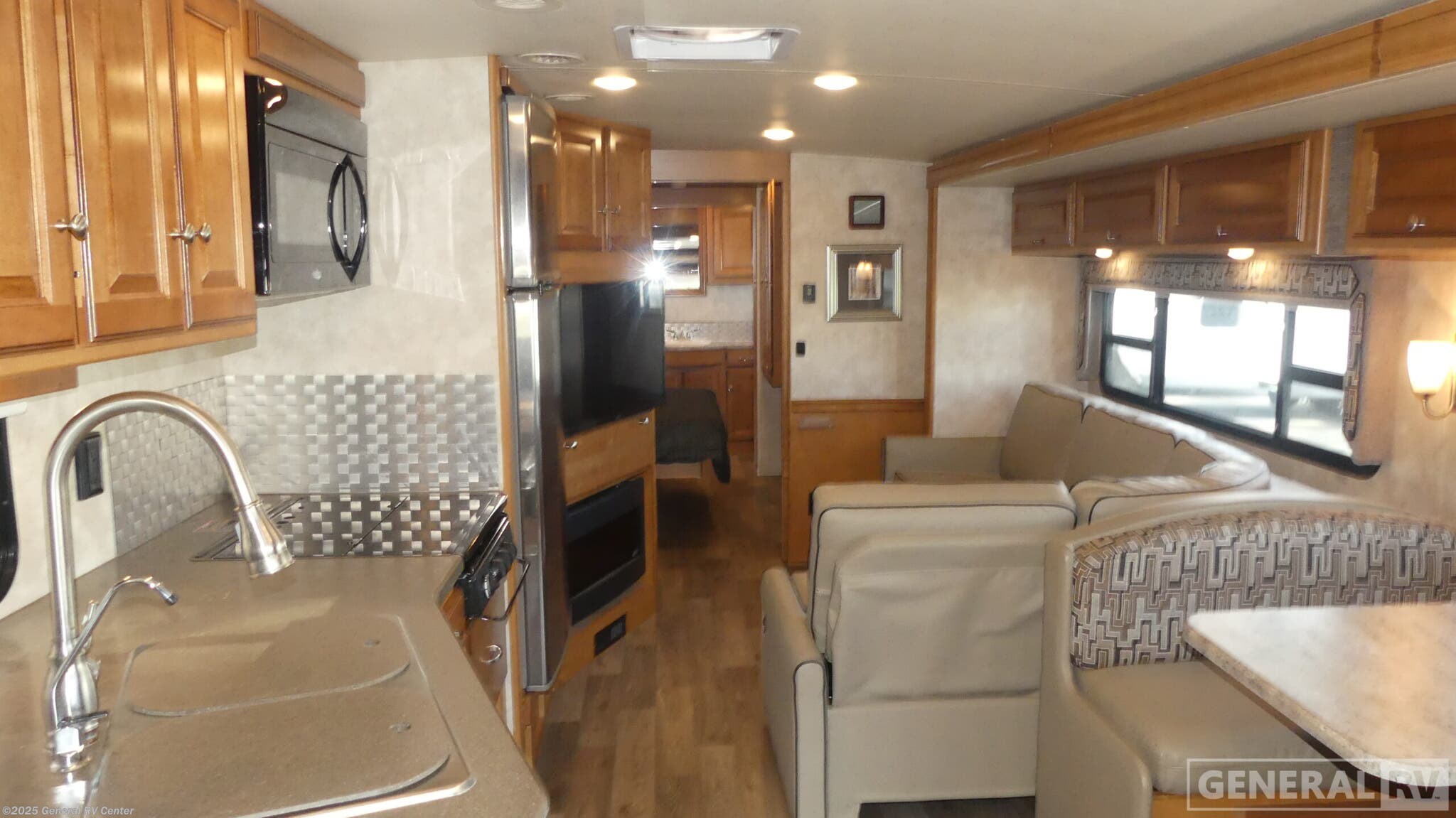 2019 Winnebago Vista LX 35F - Used Class A For Sale by General RV Center in Huntley, Illinois
