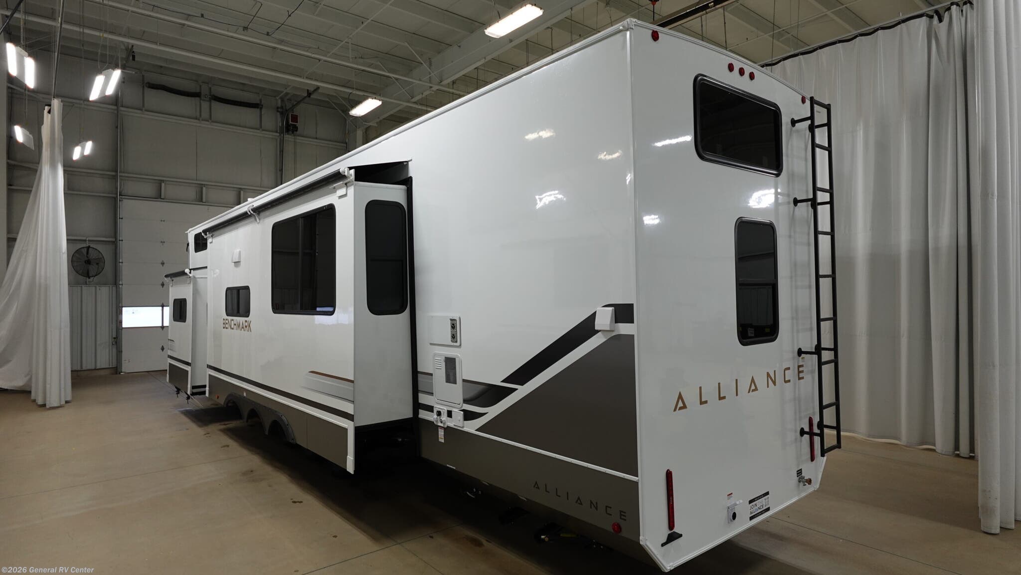2026 Benchmark 44LFT by Alliance RV from General RV Center in Huntley, Illinois