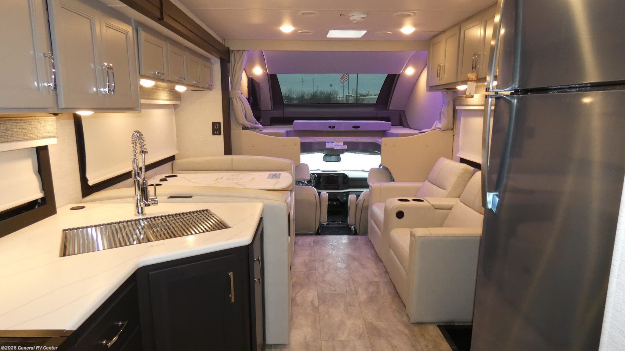 New 2026 Thor Motor Coach Magnitude L35 available in Huntley, Illinois