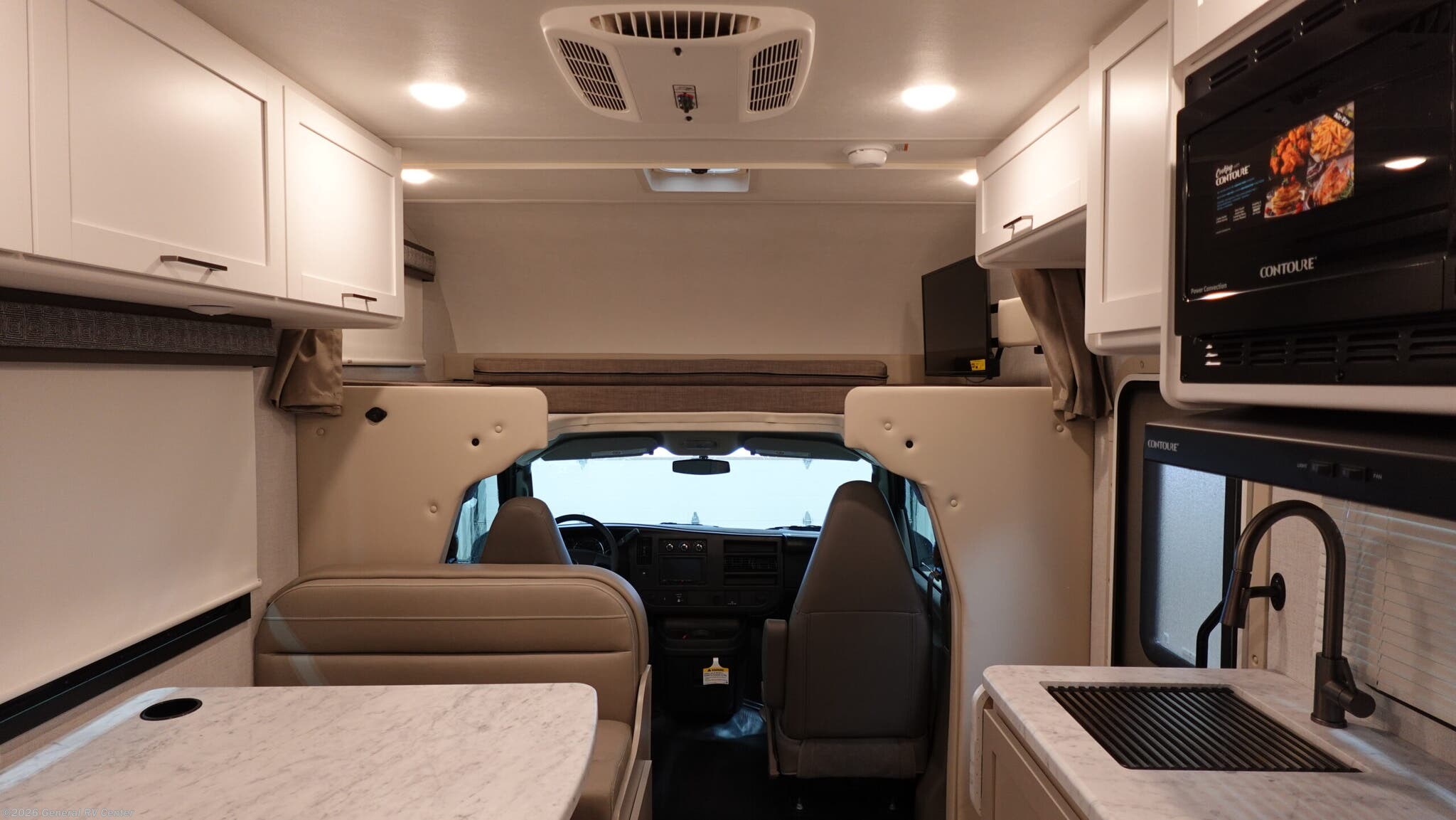 New 2026 Thor Motor Coach Pasadena SE21 Chevy available in Huntley, Illinois