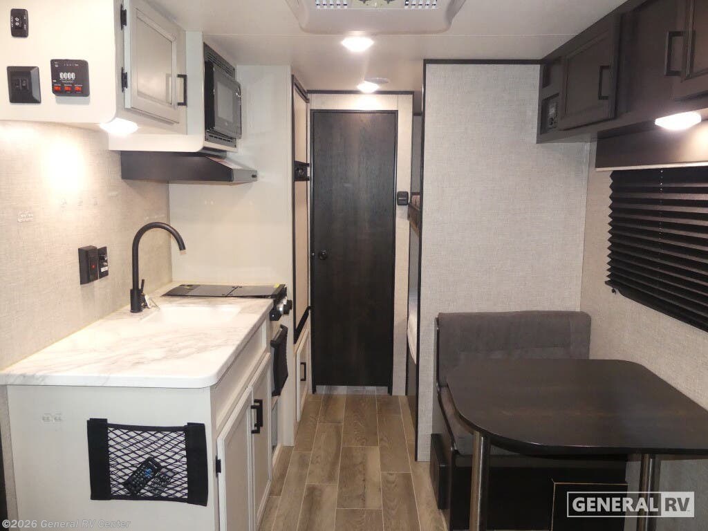 2022 Jayco Jay Flight SLX 7 174BH - Used Travel Trailer For Sale by General RV Center in Huntley, Illinois