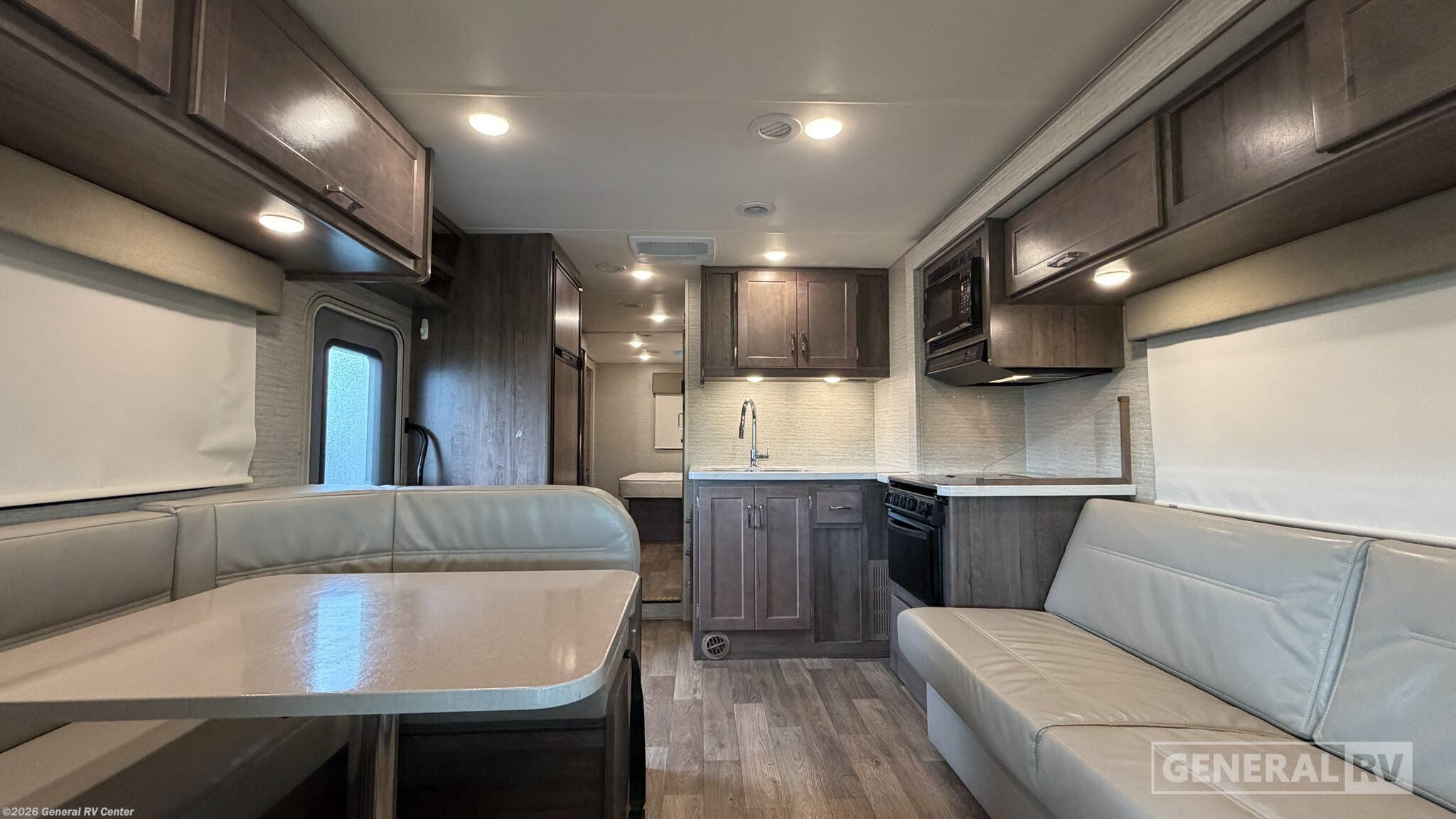 2023 Winnebago Minnie Winnie 31H - Used Class C For Sale by General RV Center in Huntley, Illinois