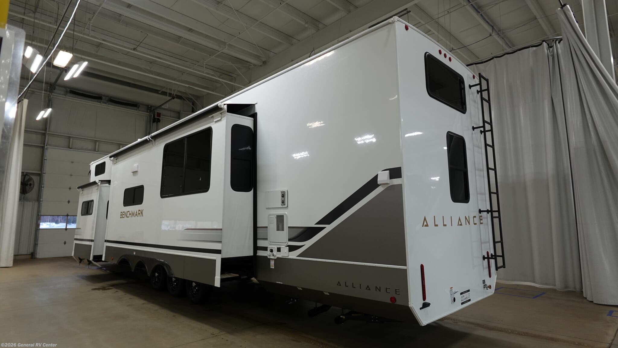 2026 Benchmark 44LFT by Alliance RV from General RV Center in Huntley, Illinois