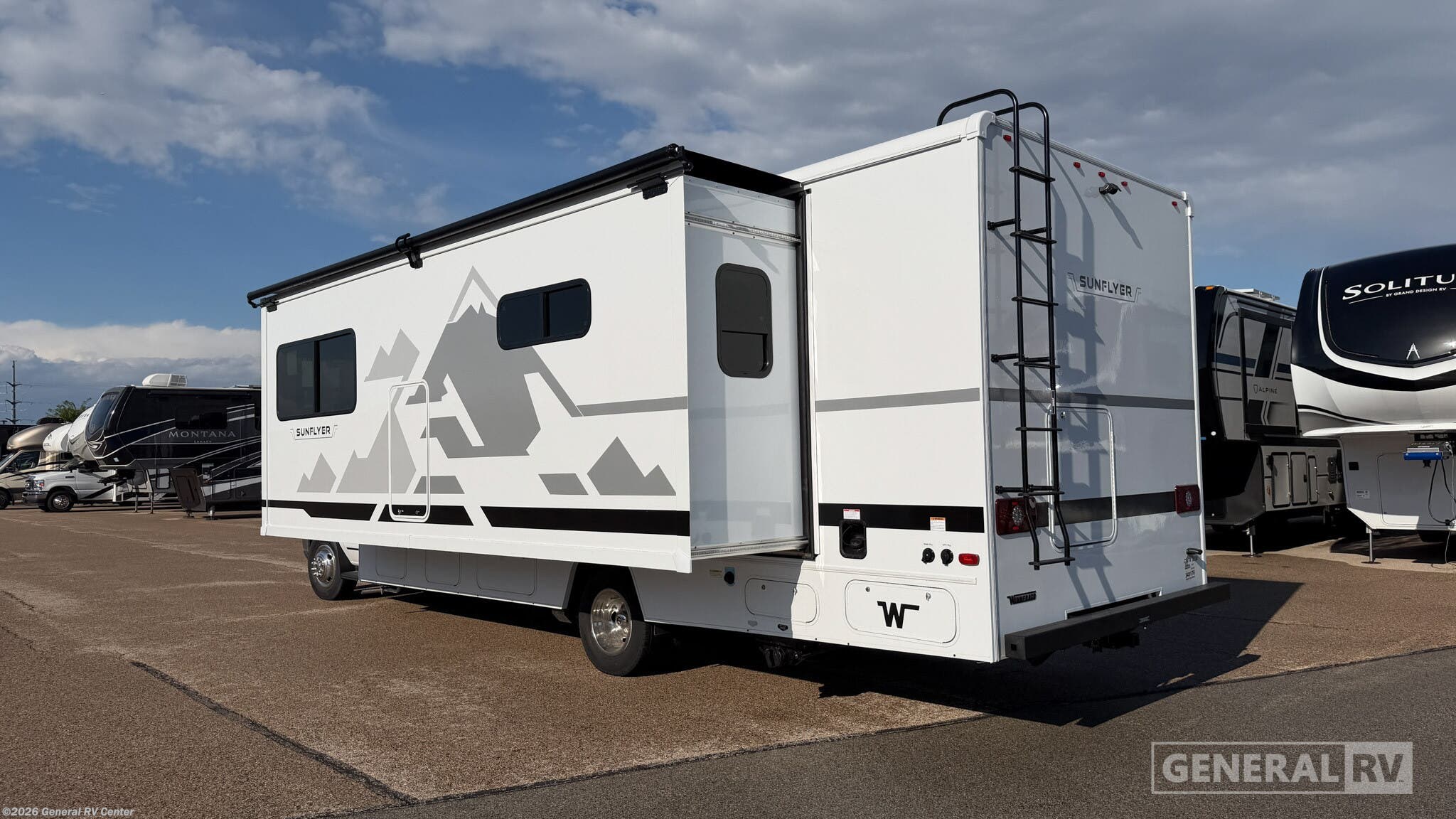 2027 Sunflyer 28MB by Winnebago from General RV Center in Huntley, Illinois