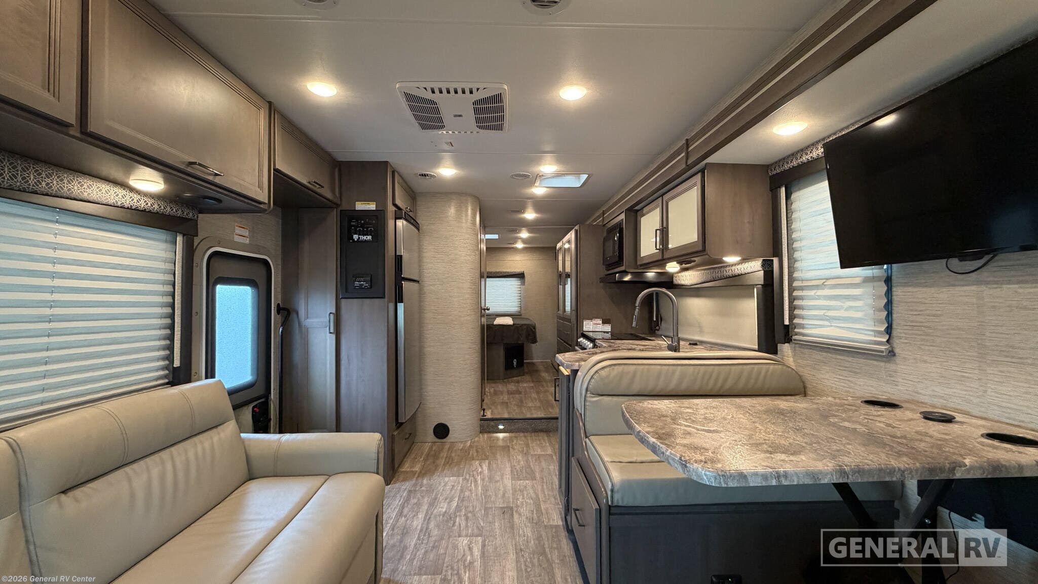 2023 Thor Motor Coach Quantum SE SE31 - Used Class C For Sale by General RV Center in Huntley, Illinois