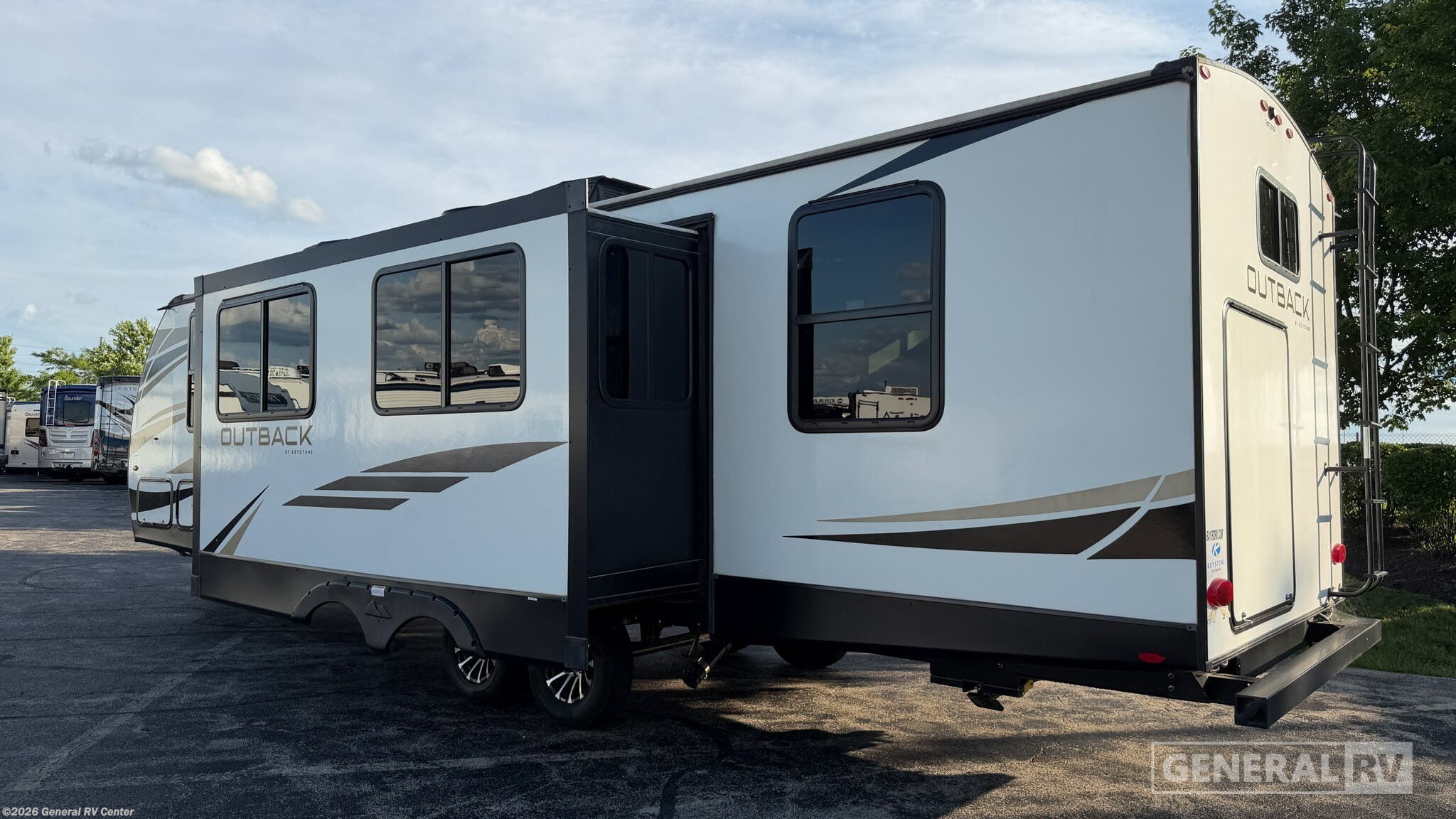 2023 Outback Ultra Lite 302UBH by Keystone from General RV Center in Huntley, Illinois