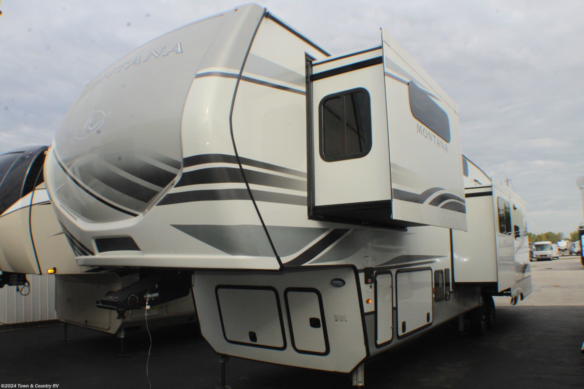 2022 Keystone Montana 3855BR RV for Sale in Clyde, OH 43410 5779