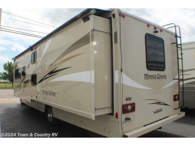 2017 Winnebago Minnie Winnie 31G - Used Class C For Sale by Town & Country RV in Clyde, Ohio