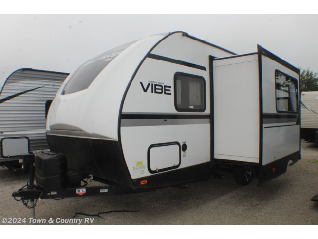 Used 2020 Forest River Vibe 21BH available in Clyde, Ohio