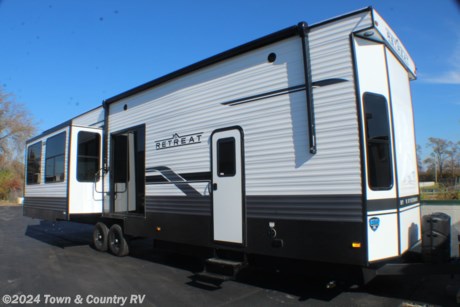 &lt;p class=&quot;MsoNormal&quot;&gt;It&amp;rsquo;s RV show time!&amp;nbsp; You&amp;rsquo;ve been to a show and have seen the &amp;ldquo;sale&amp;rdquo; prices that the dealers are offering.&amp;nbsp; But, how do you really know that getting your best deal?&lt;/p&gt;
&lt;p class=&quot;MsoNormal&quot;&gt;Town and Country RV is a family owned, low-pressure dealership that that would like to help you determine if you&amp;rsquo;re getting the great deal that you were expecting. Call or email us today and tell us what RV that you are interested in and we will happily give you our lowest Out-the-Door Price on any of our new or used RVs.&lt;/p&gt;
&lt;p class=&quot;MsoNormal&quot;&gt;And, unlike many other dealers, our Out-the-Door Price doesn&amp;rsquo;t have any strings attached. Even though we have extremely competitive rates and terms through our many lenders, you are not required to finance through our dealership to receive our best price. Many other dealers require you to take a much higher rate loan to get their best price.&amp;nbsp; Over time that can cost you thousands of dollars!&amp;nbsp;&lt;/p&gt;
&lt;p class=&quot;MsoNormal&quot;&gt;Call or email today&amp;hellip; giving us a few minutes of your time can save you thousands!&amp;nbsp;&amp;nbsp;&amp;nbsp;&amp;nbsp;&lt;/p&gt;
&lt;p style=&quot;language: en-US; margin-top: 0pt; margin-bottom: 0pt; margin-left: 0in; text-indent: 0in;&quot;&gt;&lt;span style=&quot;font-family: verdana, geneva, sans-serif; font-size: 14px;&quot;&gt;&lt;span style=&quot;color: black; font-weight: bold;&quot;&gt;Options included in this price:&lt;/span&gt; &lt;span style=&quot;color: black; vertical-align: baseline;&quot;&gt;&lt;span style=&quot;mso-spacerun: yes;&quot;&gt;&amp;nbsp;&lt;/span&gt;&lt;br&gt;&lt;/span&gt;&lt;span style=&quot;color: black; vertical-align: baseline;&quot;&gt;Gunmetal Interior&lt;/span&gt;&lt;/span&gt;&lt;/p&gt;
&lt;p style=&quot;language: en-US; margin-top: 0pt; margin-bottom: 0pt; margin-left: 0in; text-indent: 0in;&quot;&gt;&lt;span style=&quot;font-size: 14px; font-family: verdana, geneva, sans-serif; color: black; vertical-align: baseline;&quot;&gt;2nd 13.5 BTU Air Conditioner&lt;/span&gt;&lt;/p&gt;
&lt;p style=&quot;language: en-US; margin-top: 0pt; margin-bottom: 0pt; margin-left: 0in; text-indent: 0in;&quot;&gt;&lt;span style=&quot;font-size: 14px; font-family: verdana, geneva, sans-serif; color: black; vertical-align: baseline;&quot;&gt;Washer/Dryer Prep&lt;/span&gt;&lt;/p&gt;
&lt;p style=&quot;language: en-US; margin-top: 0pt; margin-bottom: 0pt; margin-left: 0in; text-indent: 0in;&quot;&gt;&lt;span style=&quot;font-size: 14px; font-family: verdana, geneva, sans-serif; color: black; vertical-align: baseline;&quot;&gt;Living Room Ceiling Fan&lt;br&gt;30&quot; OTR Microwave&lt;/span&gt;&lt;/p&gt;
&lt;p style=&quot;language: en-US; margin-top: 0pt; margin-bottom: 0pt; margin-left: 0in; text-indent: 0in;&quot;&gt;&lt;span style=&quot;font-size: 14px; font-family: verdana, geneva, sans-serif; color: black; vertical-align: baseline;&quot;&gt;Refrigerator - Residential - 15 cf&lt;/span&gt;&lt;/p&gt;
&lt;p style=&quot;language: en-US; margin-top: 0pt; margin-bottom: 0pt; margin-left: 0in; text-indent: 0in;&quot;&gt;&lt;span style=&quot;font-size: 14px; font-family: verdana, geneva, sans-serif; color: black; vertical-align: baseline;&quot;&gt;Stabilizer Jacks&lt;/span&gt;&lt;/p&gt;
&lt;p style=&quot;language: en-US; margin-top: 0pt; margin-bottom: 0pt; margin-left: 0in; text-indent: 0in;&quot;&gt;&lt;span style=&quot;font-family: verdana, geneva, sans-serif; font-size: 14px;&quot;&gt;&lt;span style=&quot;color: black; vertical-align: baseline;&quot;&gt;Patio Awning&lt;/span&gt;&lt;/span&gt;&lt;/p&gt;
&lt;p style=&quot;language: en-US; margin-top: 0pt; margin-bottom: 0pt; margin-left: 0in; text-indent: 0in;&quot;&gt;&amp;nbsp;&lt;/p&gt;
&lt;p style=&quot;language: en-US; margin-top: 0pt; margin-bottom: 0pt; margin-left: 0in; text-indent: 0in;&quot;&gt;&lt;span style=&quot;font-family: verdana, geneva, sans-serif; font-size: 14px;&quot;&gt;&lt;span style=&quot;font-weight: bold;&quot;&gt;Specs&lt;/span&gt; &lt;br&gt;Length &amp;nbsp; &lt;span style=&quot;vertical-align: baseline;&quot;&gt;&amp;nbsp; &lt;/span&gt;&lt;span style=&quot;vertical-align: baseline;&quot;&gt;40&#39;11&quot;&lt;/span&gt;&lt;br&gt;Unloaded Weight (lbs) &amp;nbsp; 12,907&lt;br&gt;Carrying Capacity (lbs) &amp;nbsp; 1,093&lt;br&gt;Sleeping Capacity &amp;nbsp; &lt;span style=&quot;vertical-align: baseline;&quot;&gt;7&lt;/span&gt;&lt;br&gt;&lt;span style=&quot;font-weight: bold;&quot;&gt;Warranty&lt;/span&gt; &amp;nbsp; &lt;span style=&quot;vertical-align: baseline;&quot;&gt;&amp;nbsp;&amp;nbsp;&amp;nbsp;&amp;nbsp;&amp;nbsp;&amp;nbsp;&amp;nbsp;&amp;nbsp;&amp;nbsp;&amp;nbsp;&amp;nbsp;&amp;nbsp;&amp;nbsp;&amp;nbsp;&amp;nbsp;&amp;nbsp;&amp;nbsp;&amp;nbsp;&lt;br&gt;&lt;/span&gt;&lt;span style=&quot;font-weight: bold; vertical-align: baseline;&quot;&gt;1&lt;/span&gt;&lt;span style=&quot;font-weight: bold;&quot;&gt; Year Hitch to Bumper&lt;/span&gt;&lt;/span&gt;&lt;/p&gt;
&lt;p style=&quot;language: en-US; margin-top: 0pt; margin-bottom: 0pt; margin-left: 0in; text-indent: 0in;&quot;&gt;&amp;nbsp;&lt;/p&gt;
&lt;p style=&quot;language: en-US; margin-top: 0pt; margin-bottom: 0pt; margin-left: 0in; text-indent: 0in;&quot;&gt;&lt;span style=&quot;font-size: 14px; font-family: verdana, geneva, sans-serif; font-weight: bold;&quot;&gt;Town and Country&amp;rsquo;s &amp;ldquo;Out-the-Door Pricing&amp;rdquo;.&lt;/span&gt;&lt;/p&gt;
&lt;p style=&quot;language: en-US; margin-top: 0pt; margin-bottom: 0pt; margin-left: 0in; text-indent: 0in;&quot;&gt;&amp;nbsp;&lt;/p&gt;
&lt;p style=&quot;language: en-US; margin-top: 0pt; margin-bottom: 0pt; margin-left: 0in; text-indent: 0in;&quot;&gt;&lt;span style=&quot;font-size: 14px; font-family: verdana, geneva, sans-serif;&quot;&gt;Unfortunately, many other dealers add on extra fees to their customer&amp;rsquo;s camper purchases at the time of closing, potentially costing the customers hundreds, possibly, thousands of dollars.&amp;nbsp; We do not!&amp;nbsp; &lt;br&gt;The best way to protect yourself from this happening to you is to ask for the dealer&amp;rsquo;s &amp;ldquo;Out-the-Door Price&amp;rdquo;.&amp;nbsp;&amp;nbsp; Town and Country RV will always be happy to give you our &amp;ldquo;Out-the-Door price&amp;rdquo;!&amp;nbsp;&lt;/span&gt;&lt;/p&gt;
&lt;p&gt;&amp;nbsp;&lt;/p&gt;