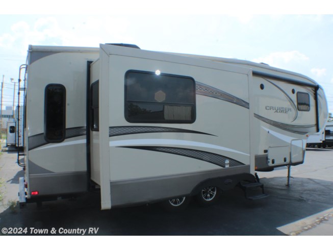 2016 Cruiser Aire 28SE by CrossRoads from Town & Country RV in Clyde, Ohio