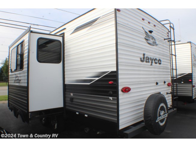2022 Jayco Jay Flight 24RBS - Used Travel Trailer For Sale by Town & Country RV in Clyde, Ohio