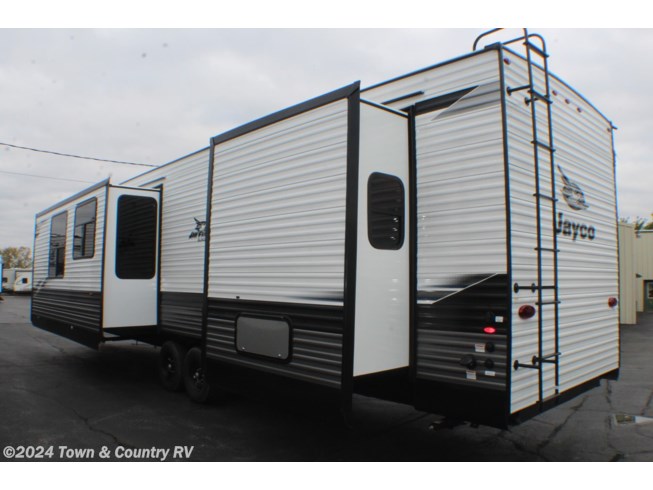 2024 Jayco Jay Flight Bungalow 40FKDS - New Destination Trailer For Sale by Town & Country RV in Clyde, Ohio