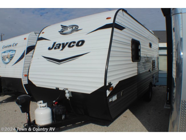 2022 Jayco Jay Flight SLX 195RB - Used Travel Trailer For Sale by Town & Country RV in Clyde, Ohio